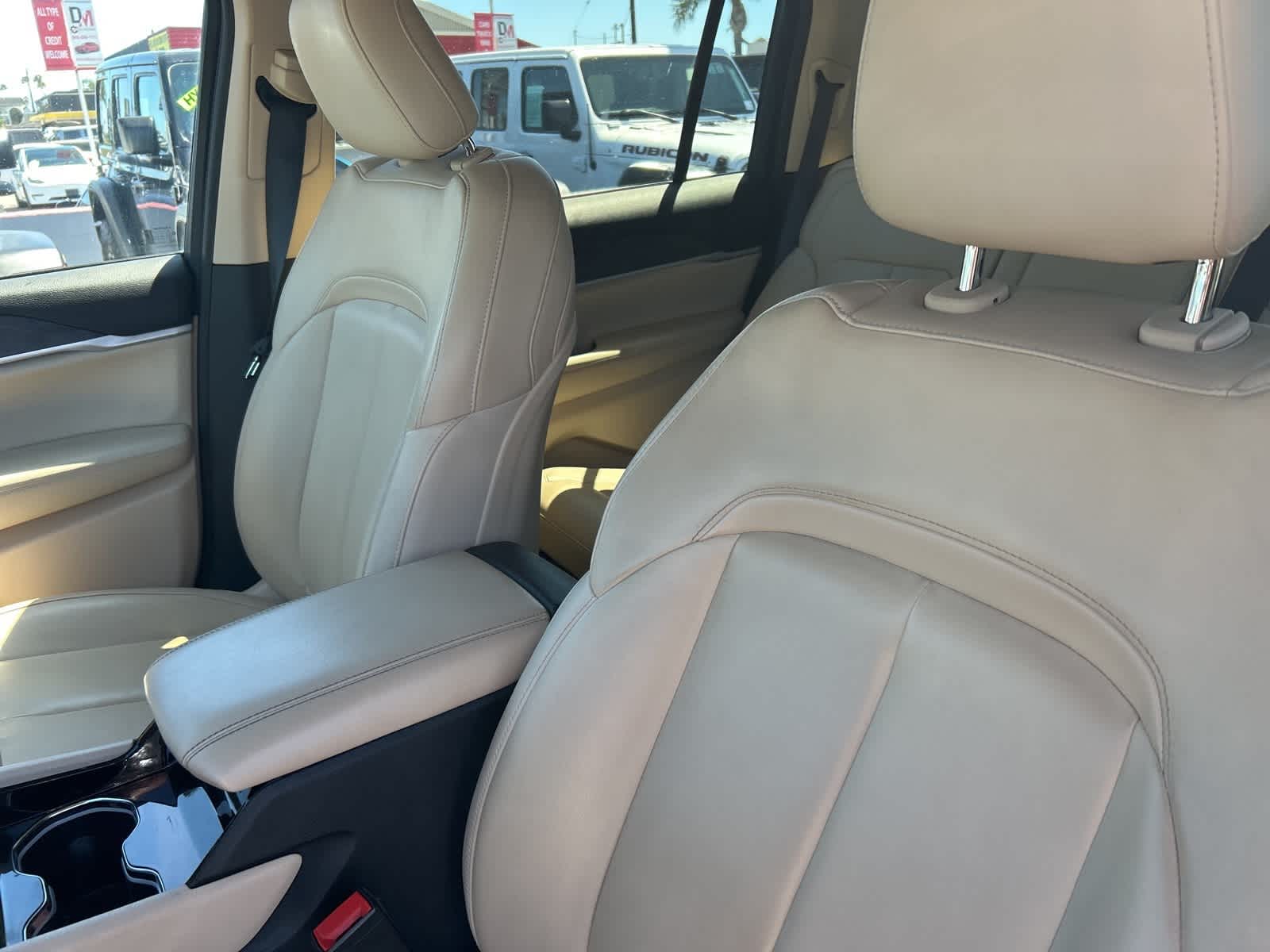 Thumbnail: 2021 Jeep Grand Cherokee L - 22