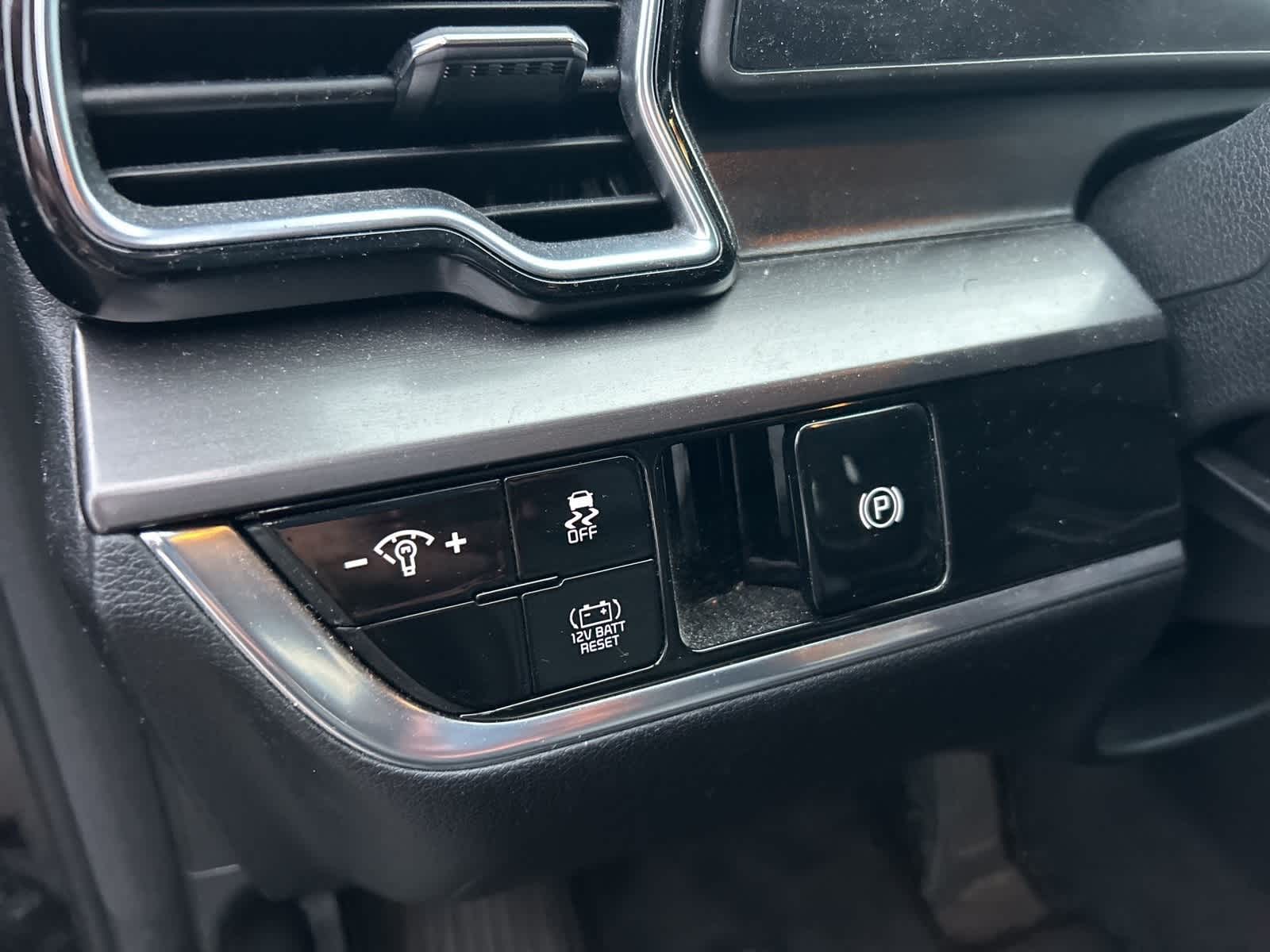 Thumbnail: 2023 Kia Sportage - 21