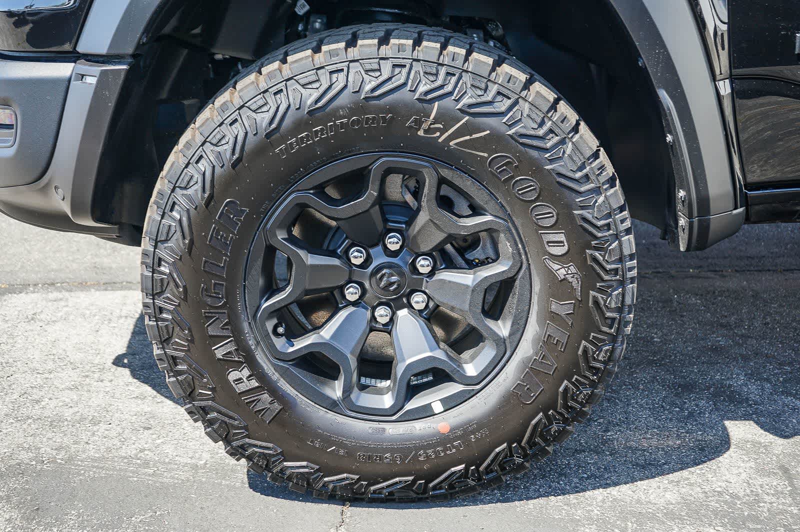 Thumbnail: 2026 RAM 1500 - 9