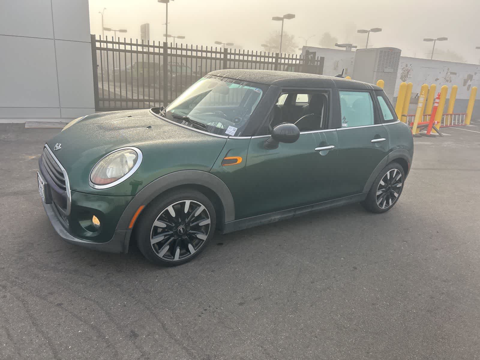 Thumbnail: 2017 MINI Cooper Hardtop - 3