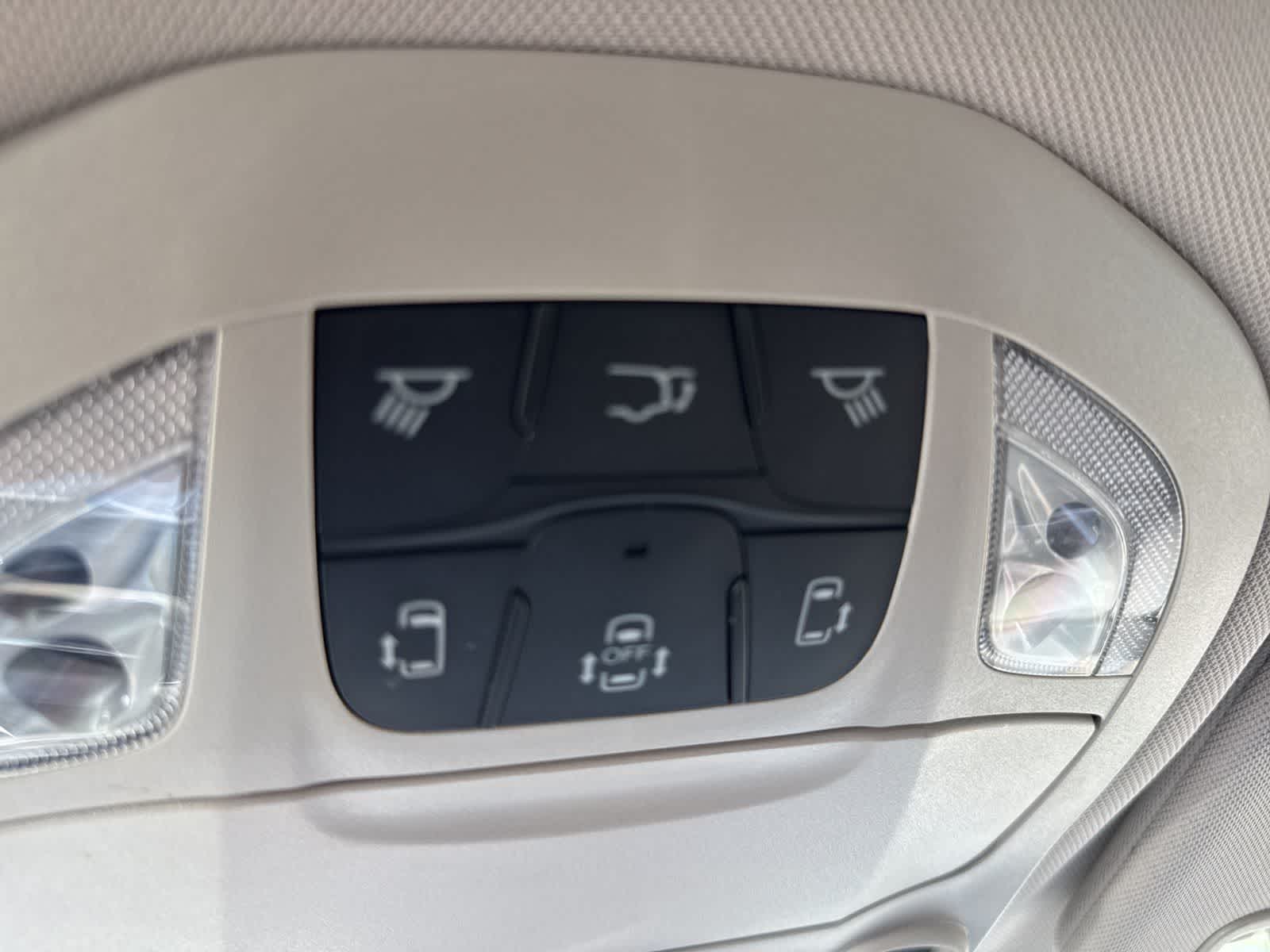 Thumbnail: 2019 Chrysler Pacifica - 22