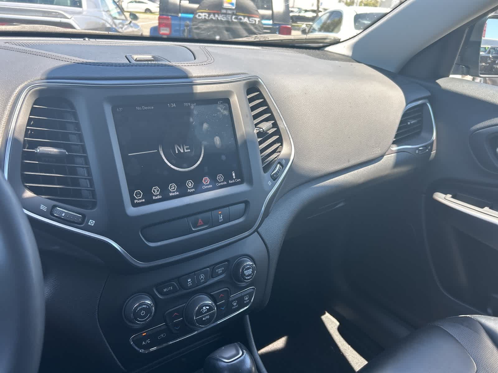 Thumbnail: 2022 Jeep Cherokee - 38