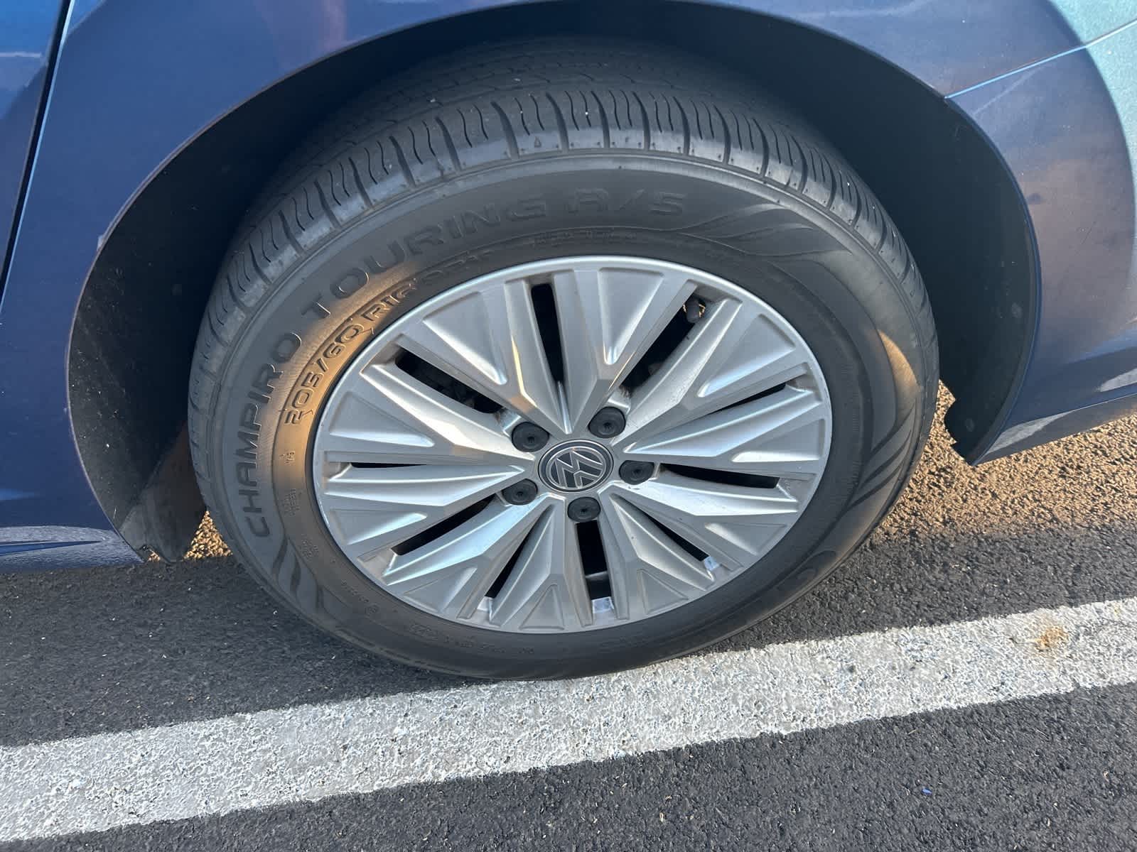 Thumbnail: 2019 Volkswagen Jetta - 9
