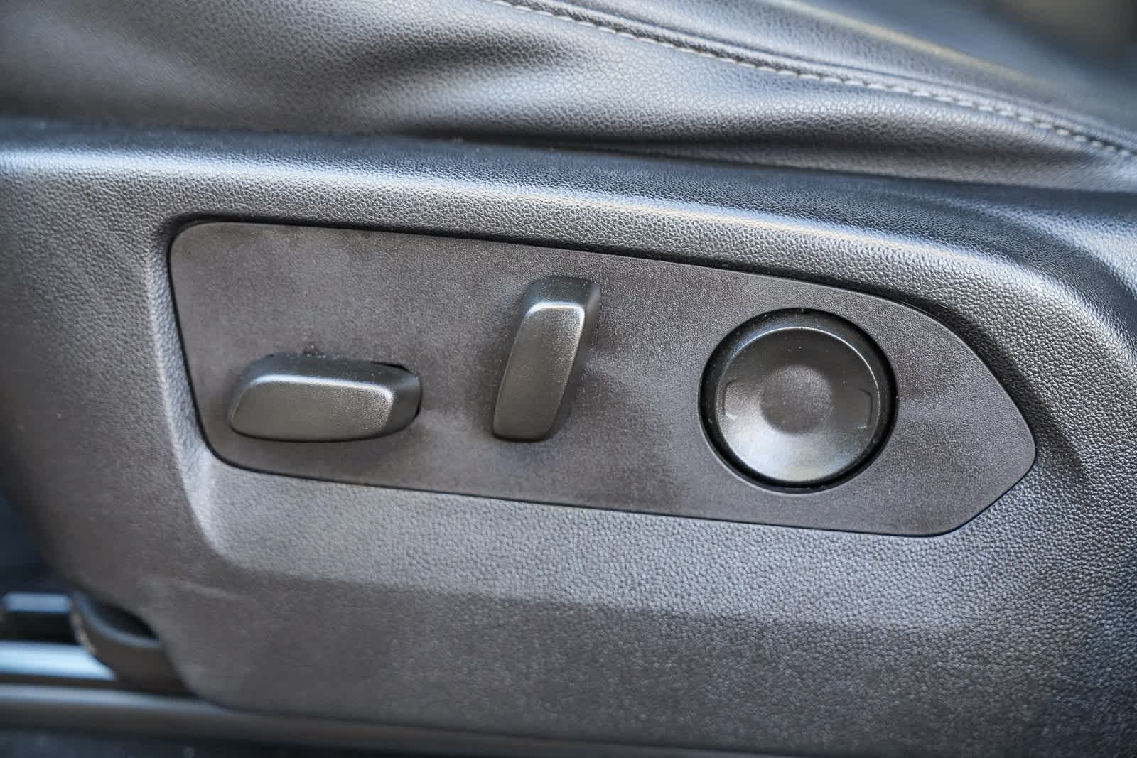 Thumbnail: 2024 Chevrolet Tahoe - 18