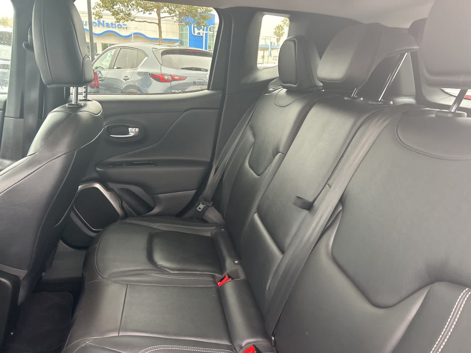 Thumbnail: 2018 Jeep Renegade - 19