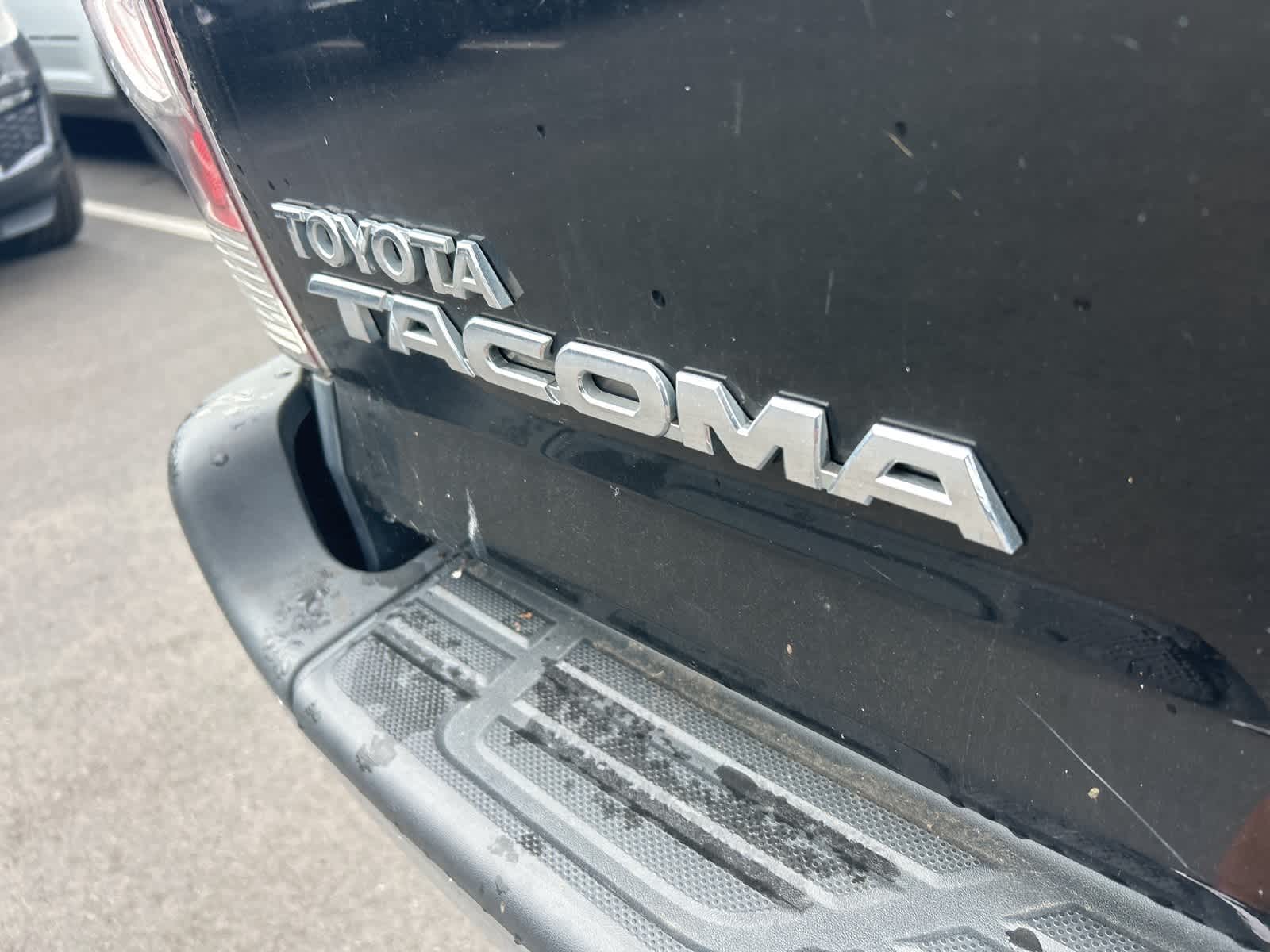 Thumbnail: 2011 Toyota Tacoma - 15