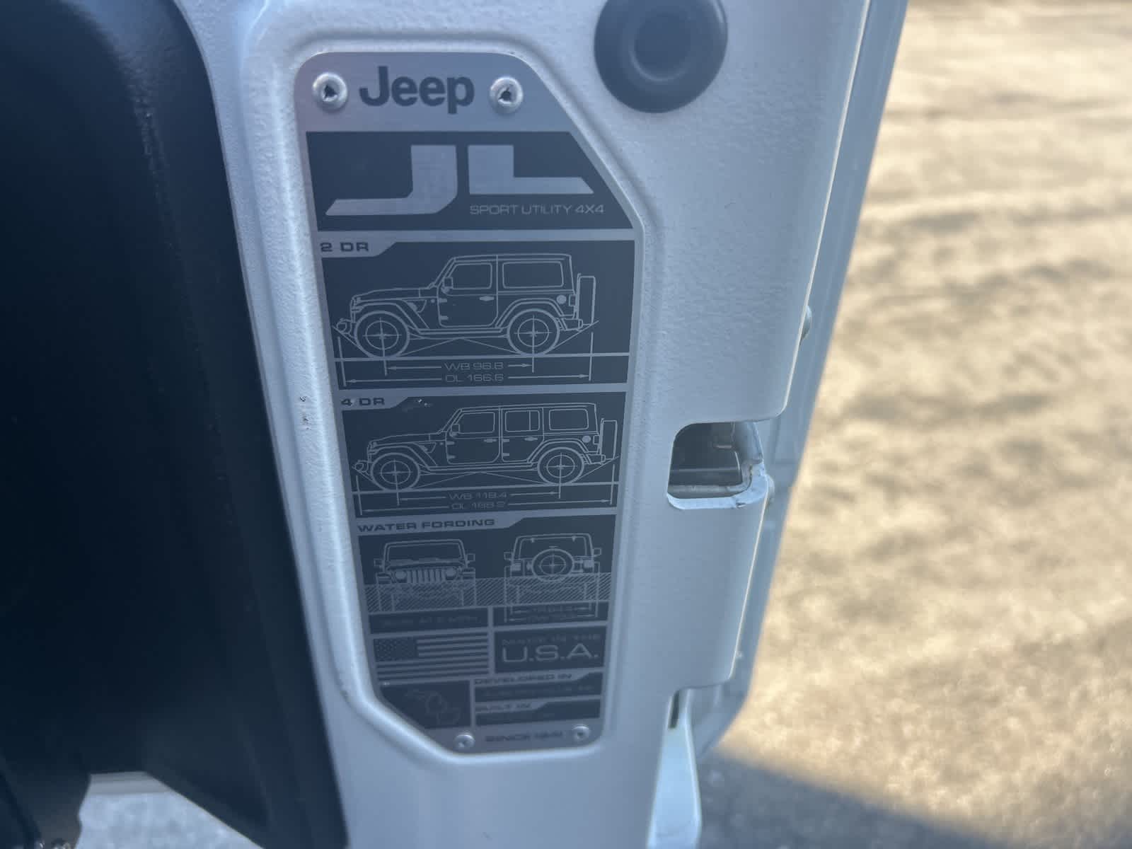 Thumbnail: 2019 Jeep Wrangler - 38