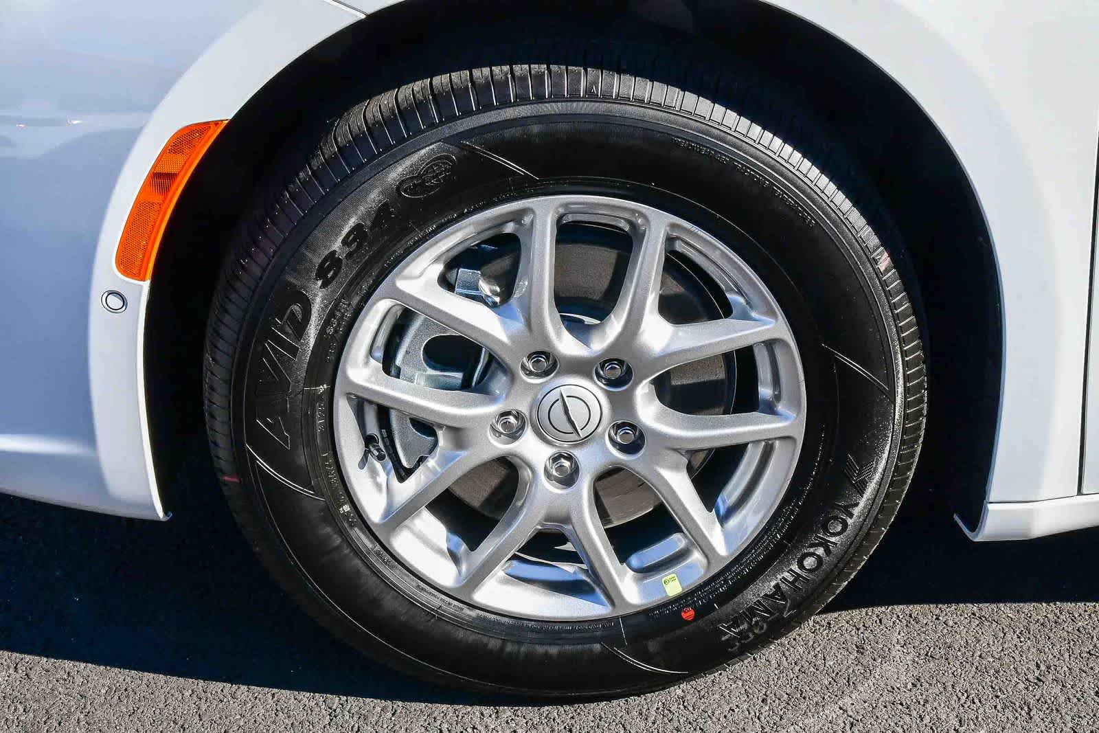 Thumbnail: 2026 Chrysler Pacifica - 9