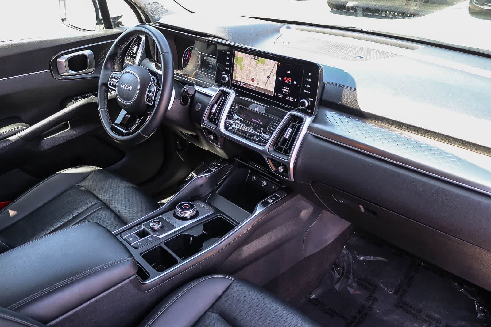 Thumbnail: 2023 Kia Sorento - 15