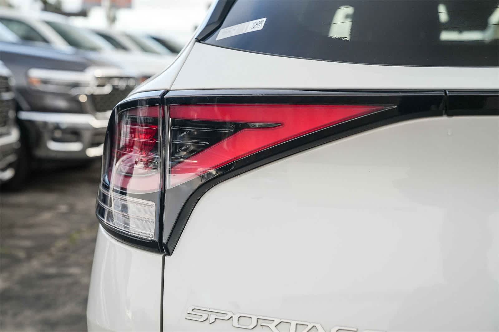 Thumbnail: 2023 Kia Sportage - 7