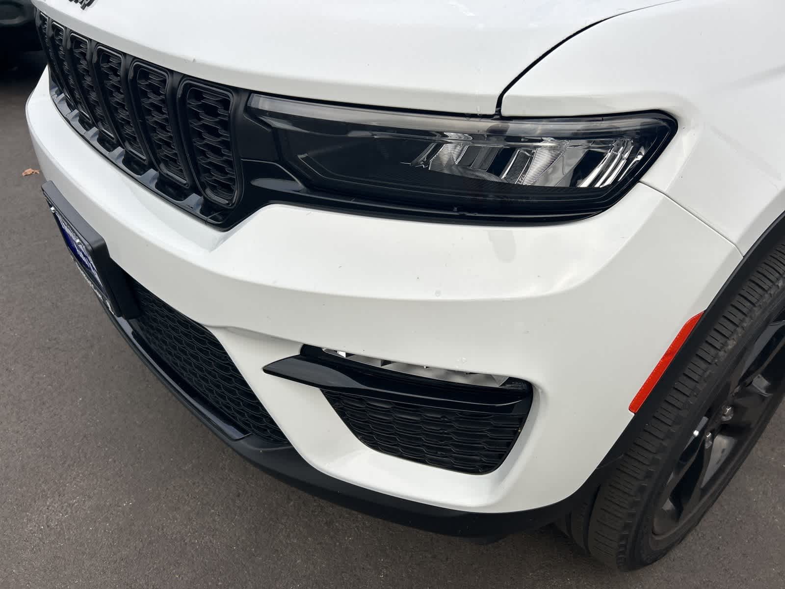 Thumbnail: 2023 Jeep Grand Cherokee - 30