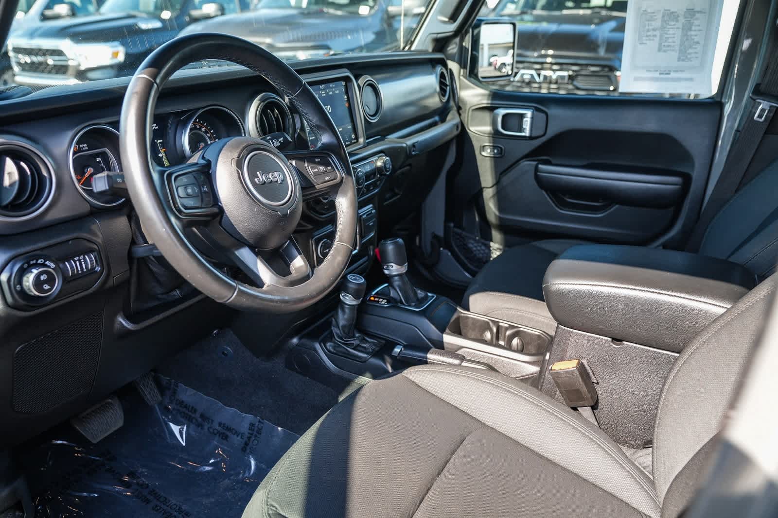 Thumbnail: 2021 Jeep Gladiator - 17