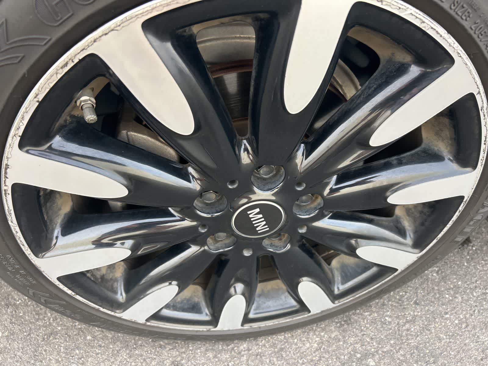 Thumbnail: 2017 MINI Cooper Hardtop - 13