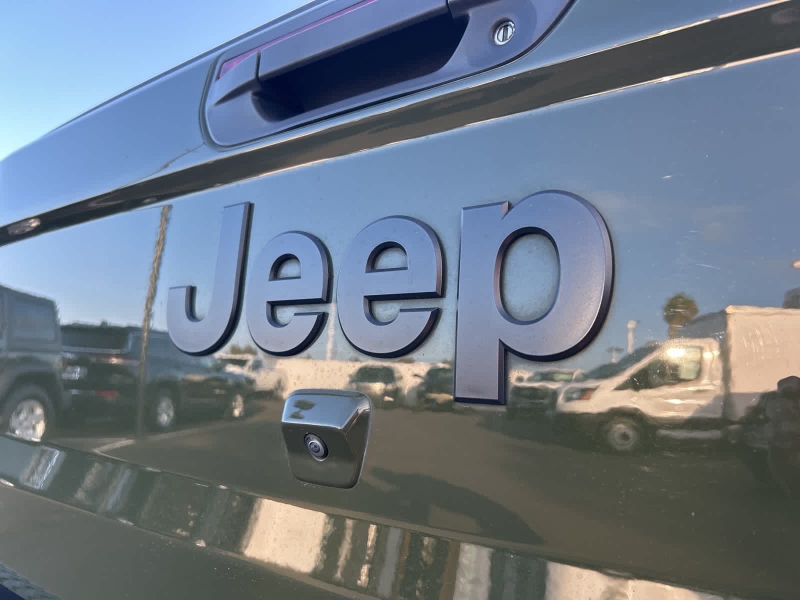 Thumbnail: 2021 Jeep Gladiator - 20