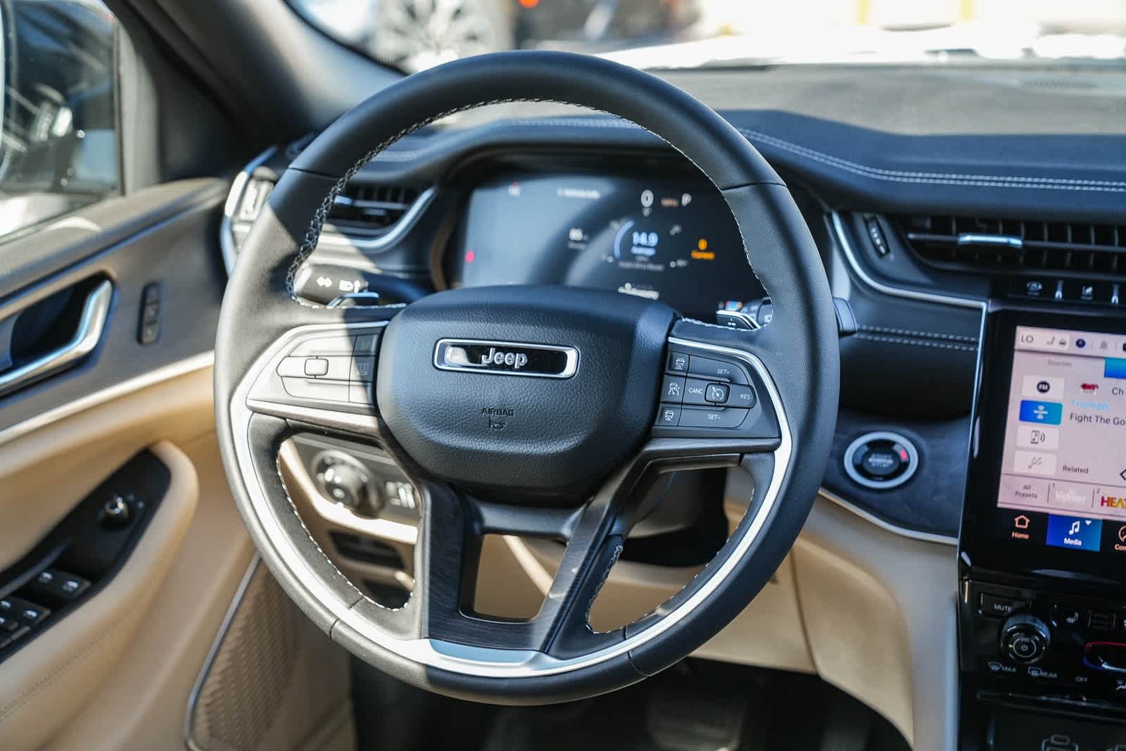 Thumbnail: 2025 Jeep Grand Cherokee - 17