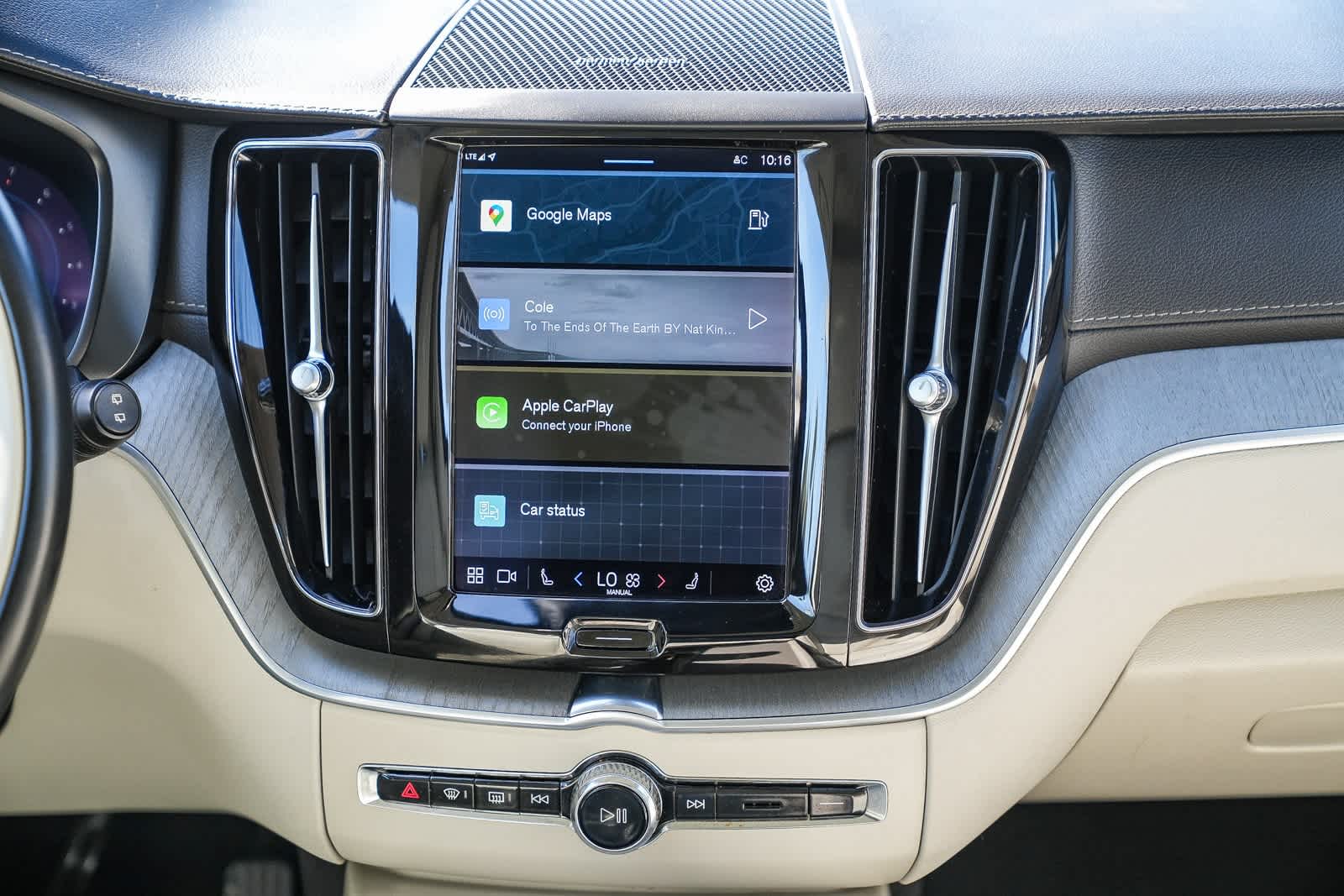 Thumbnail: 2023 Volvo XC60 - 13