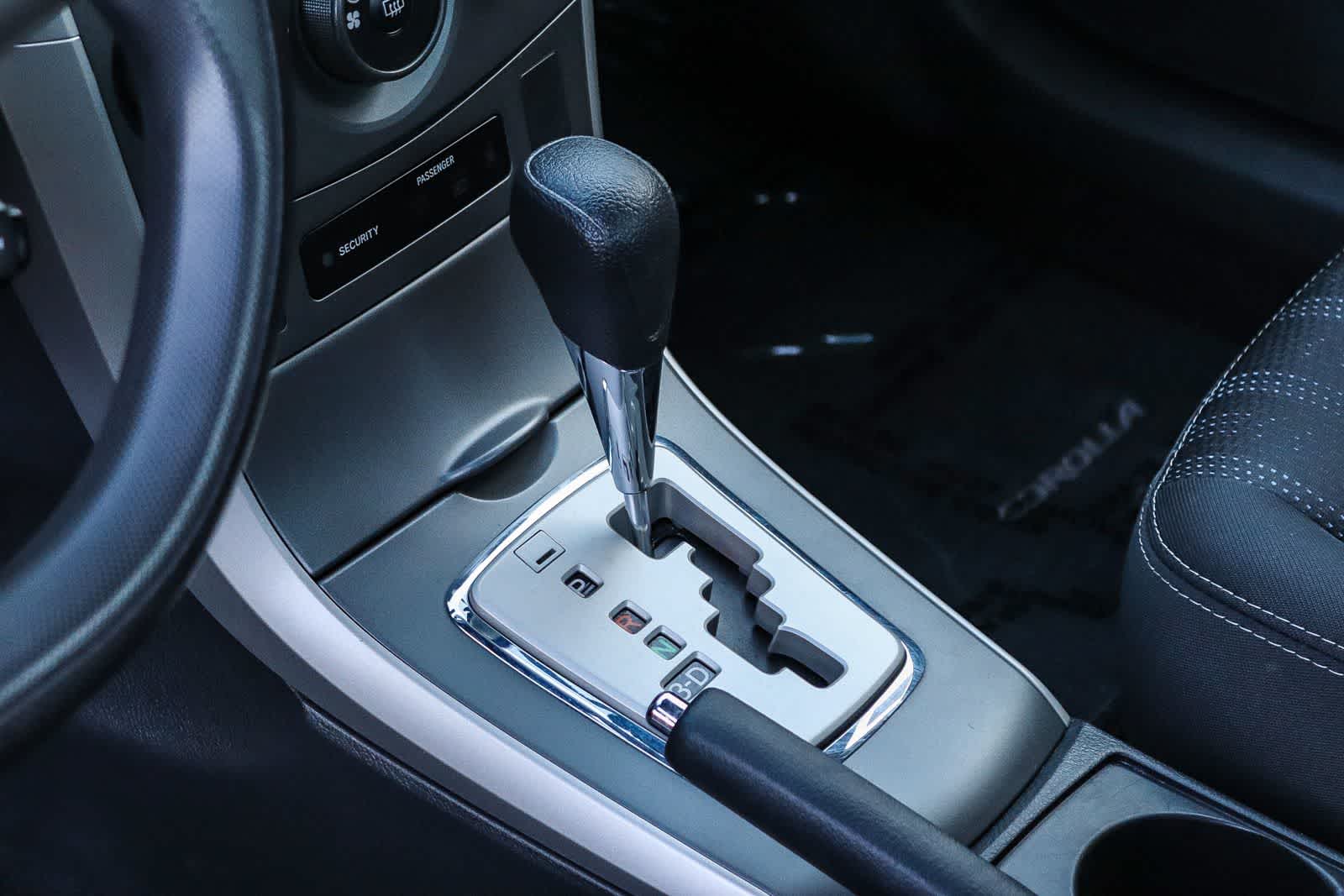 Thumbnail: 2013 Toyota Corolla - 17
