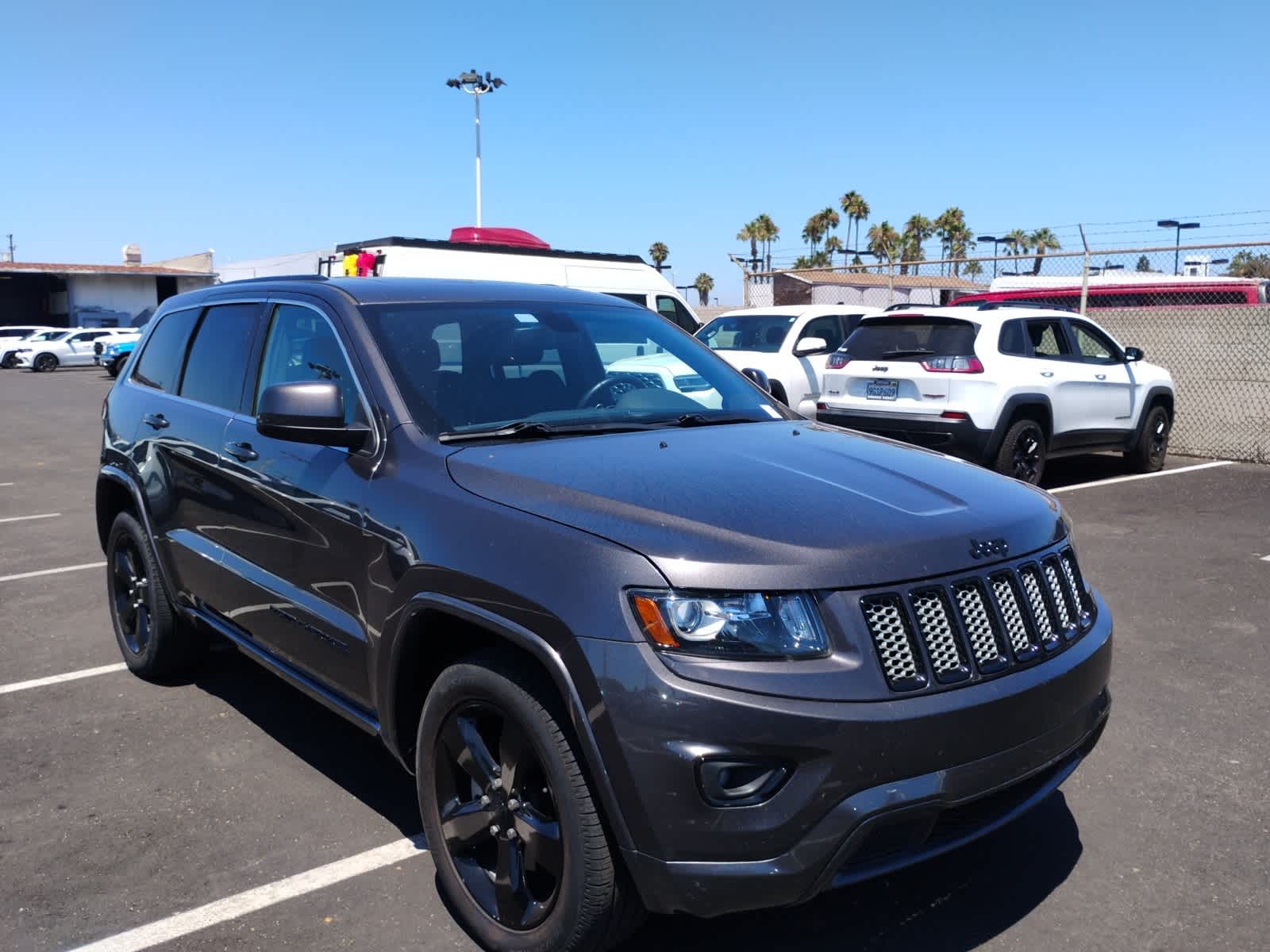 Thumbnail: 2015 Jeep Grand Cherokee - 4