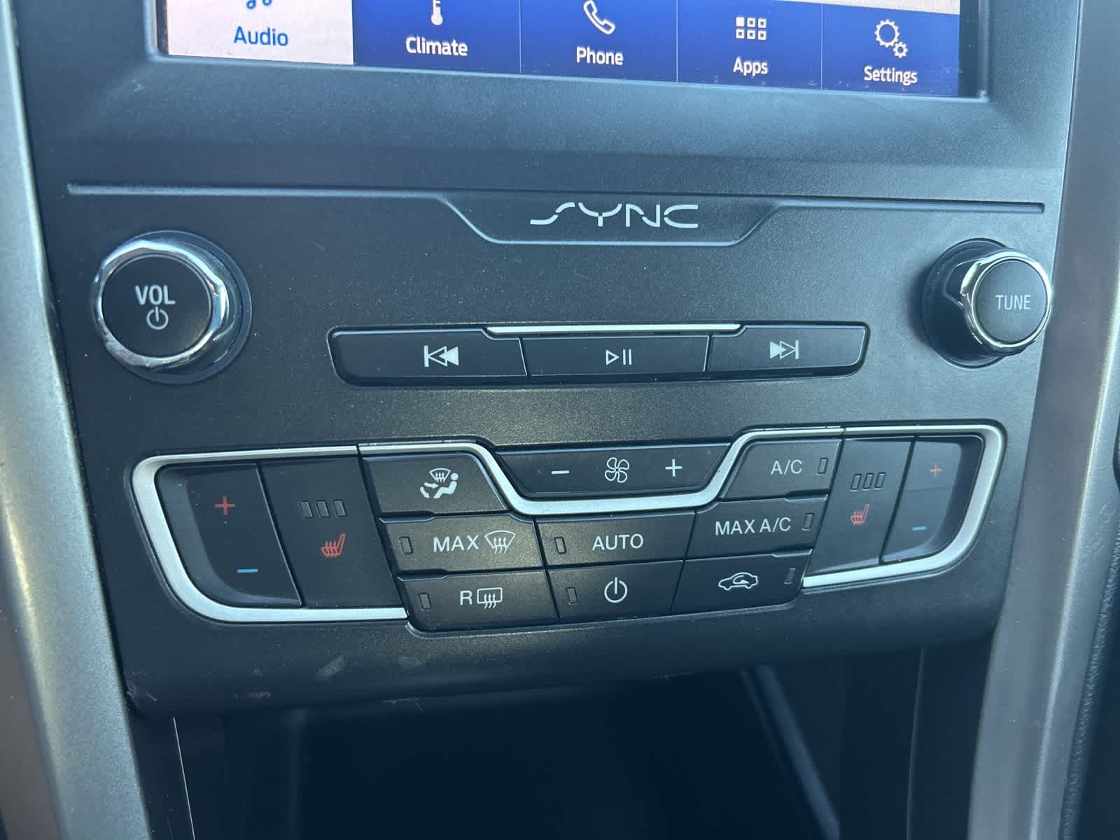 Thumbnail: 2020 Ford Fusion - 33