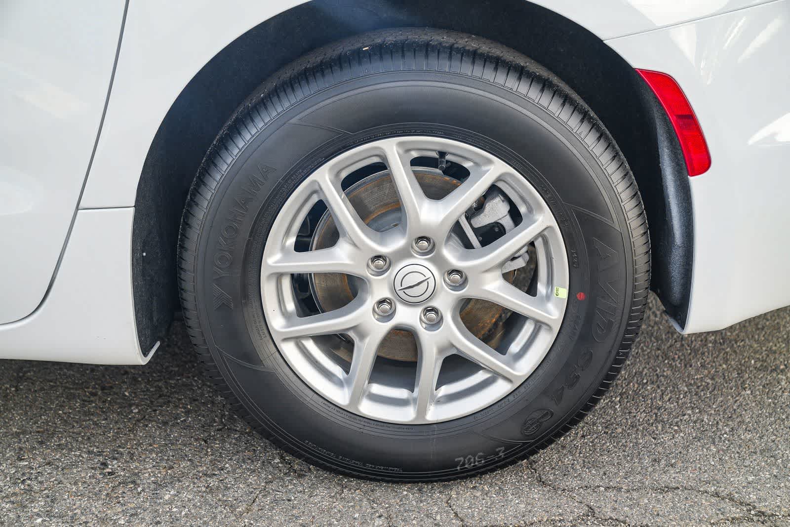 Thumbnail: 2026 Chrysler Pacifica - 10