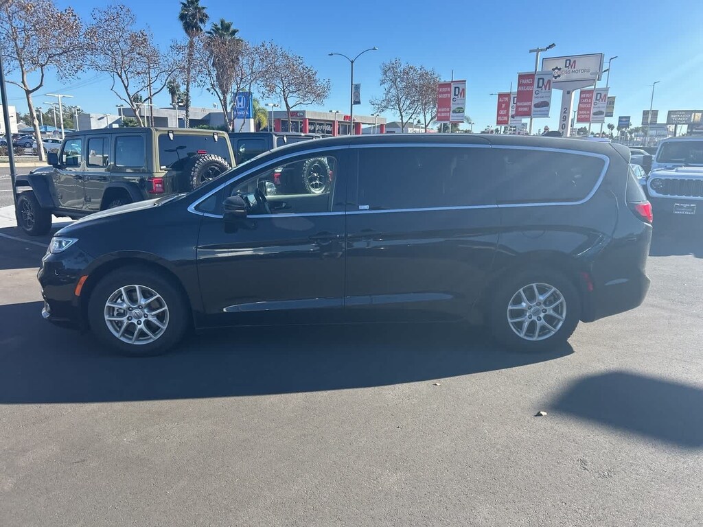 Used 2024 Chrysler Pacifica Touring L Van Passenger Van