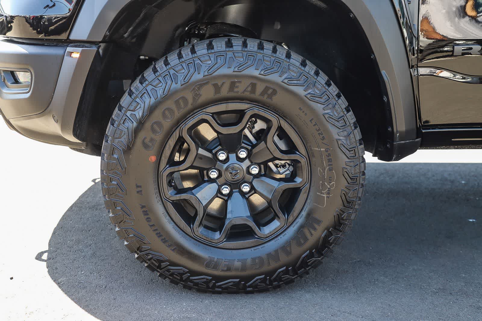 Thumbnail: 2026 RAM 1500 - 9