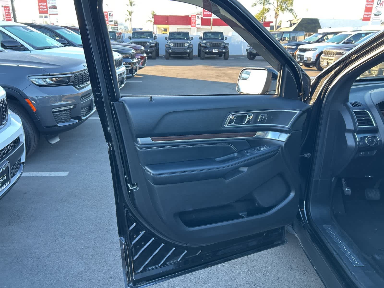 Thumbnail: 2017 Ford Explorer - 23