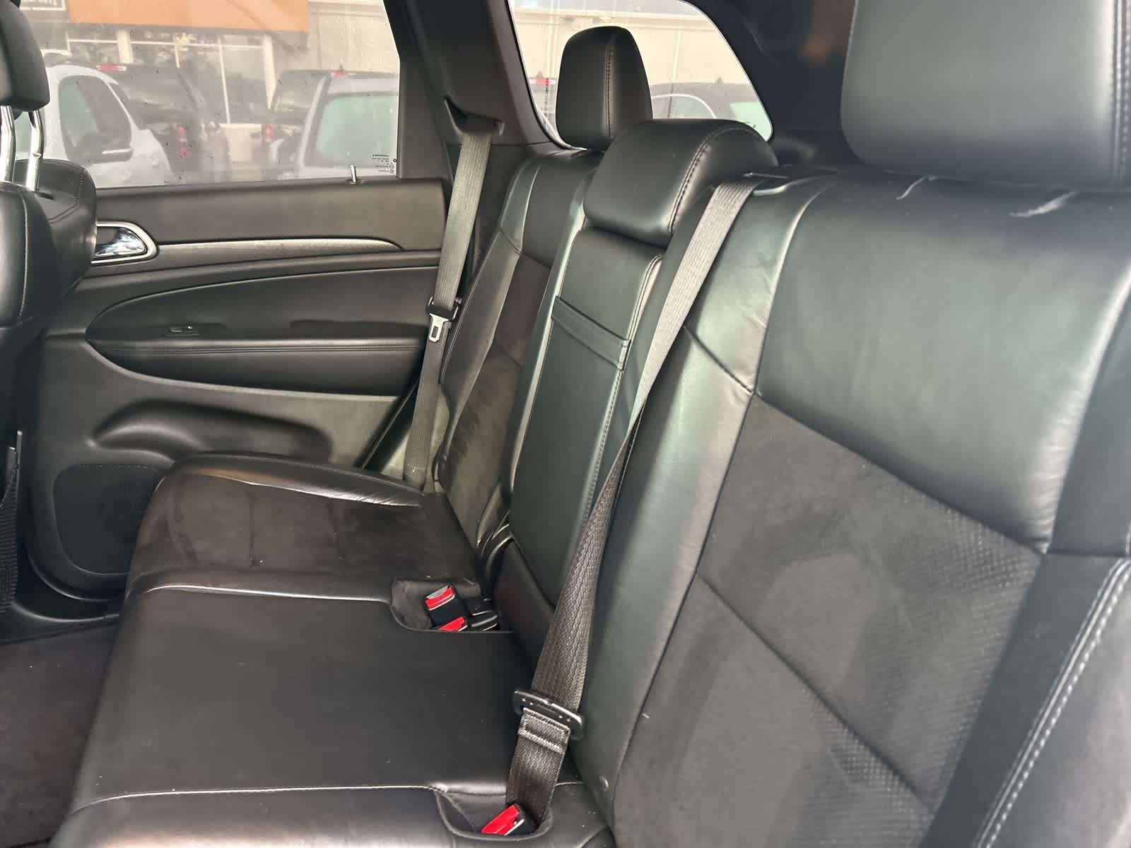 Thumbnail: 2017 Jeep Grand Cherokee - 21