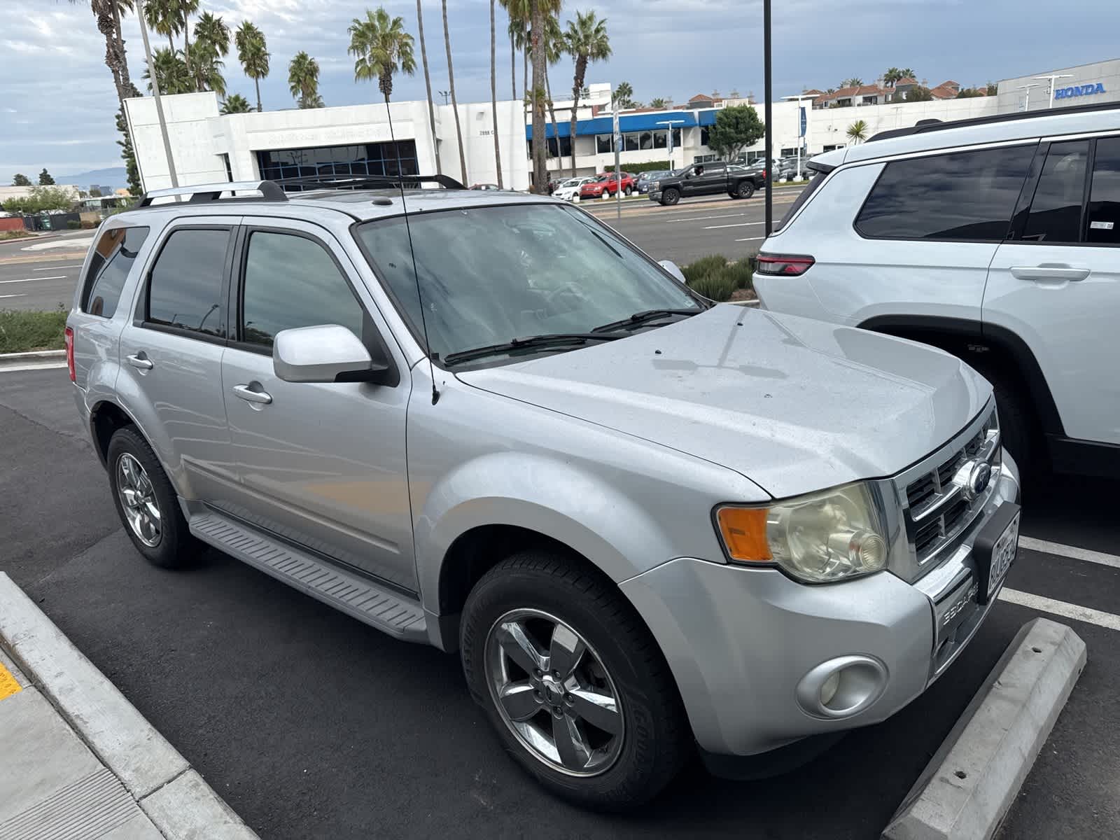 Thumbnail: 2010 Ford Escape - 15