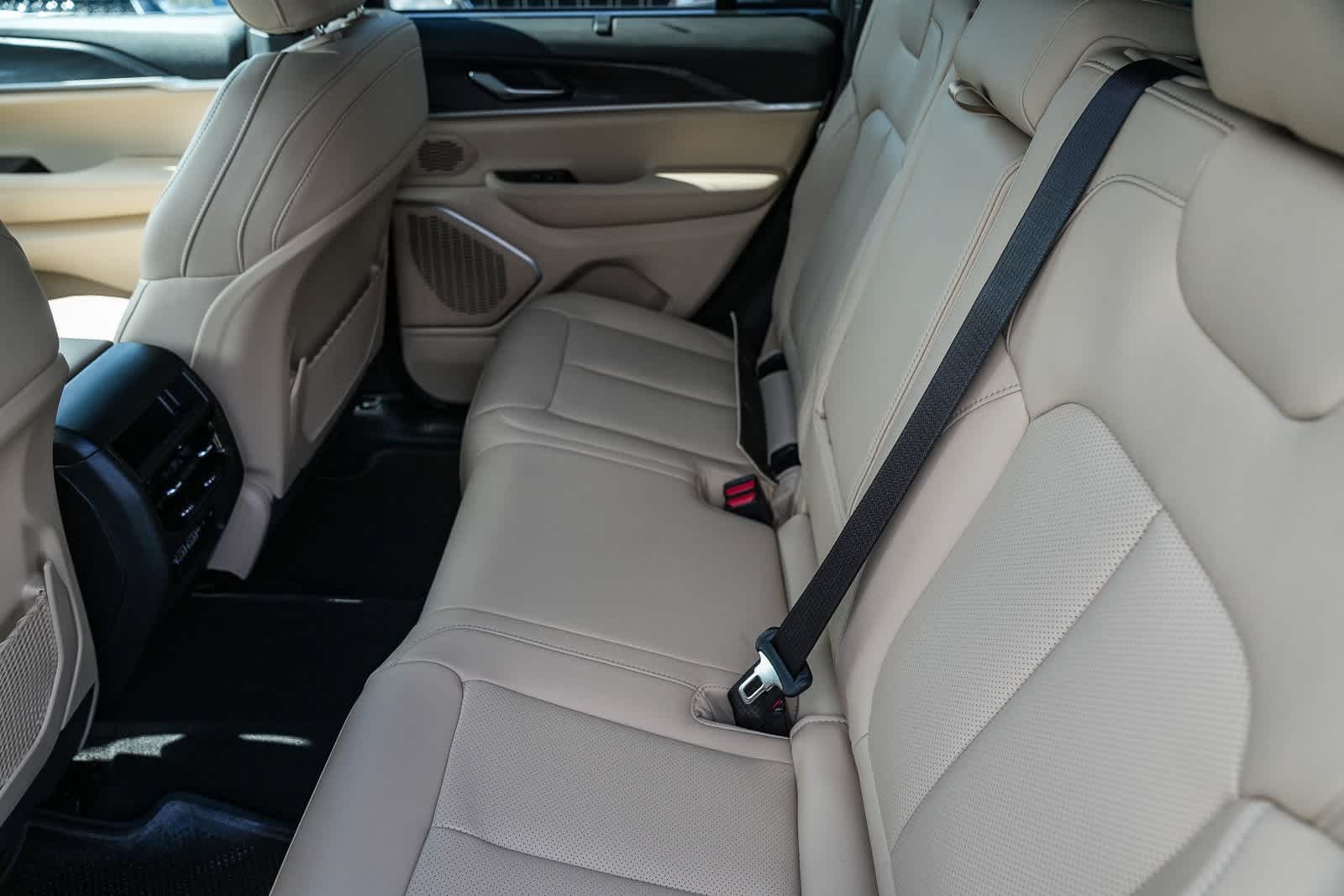 Thumbnail: 2025 Jeep Grand Cherokee - 18