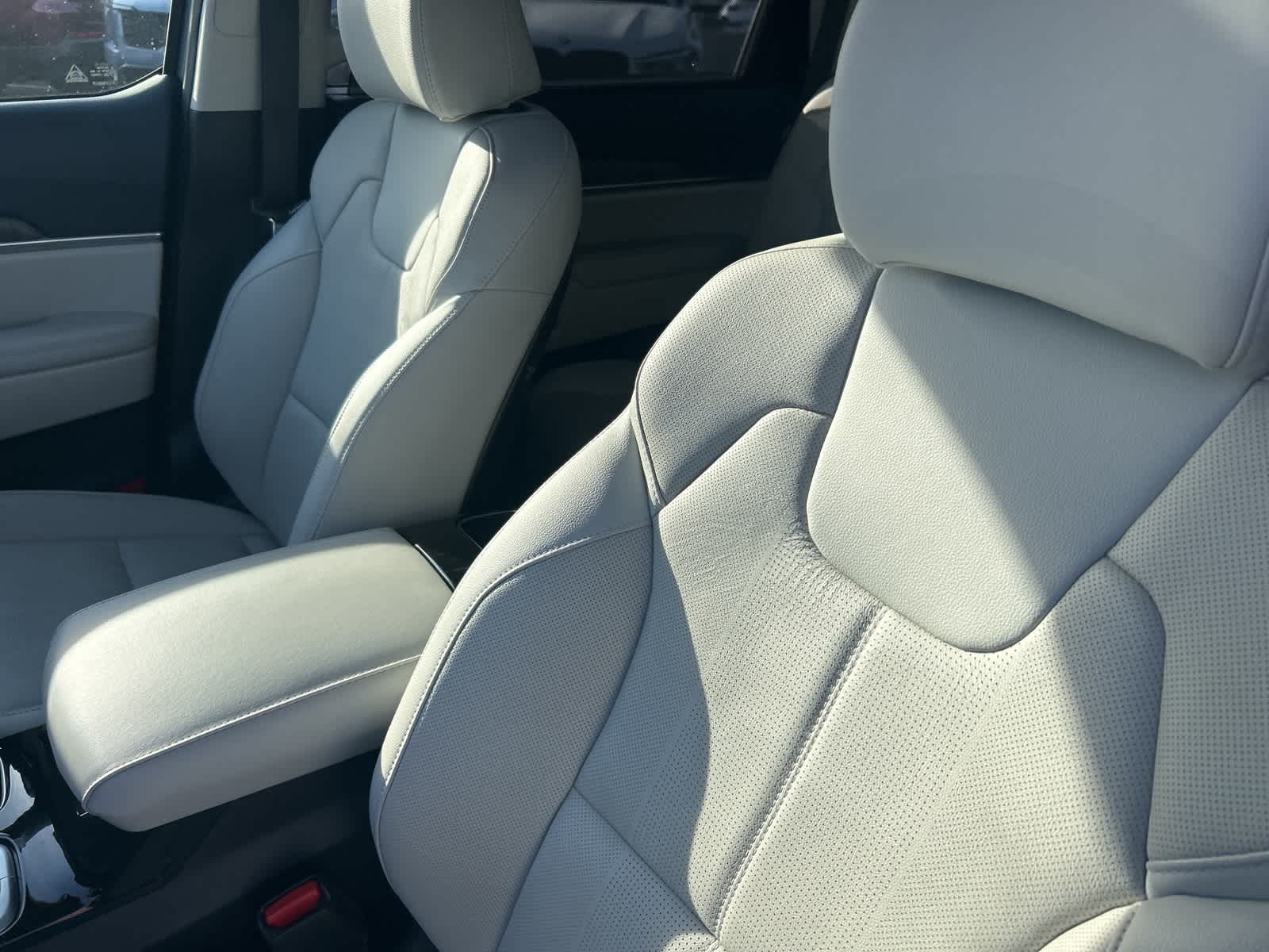 Thumbnail: 2024 Kia Telluride - 21