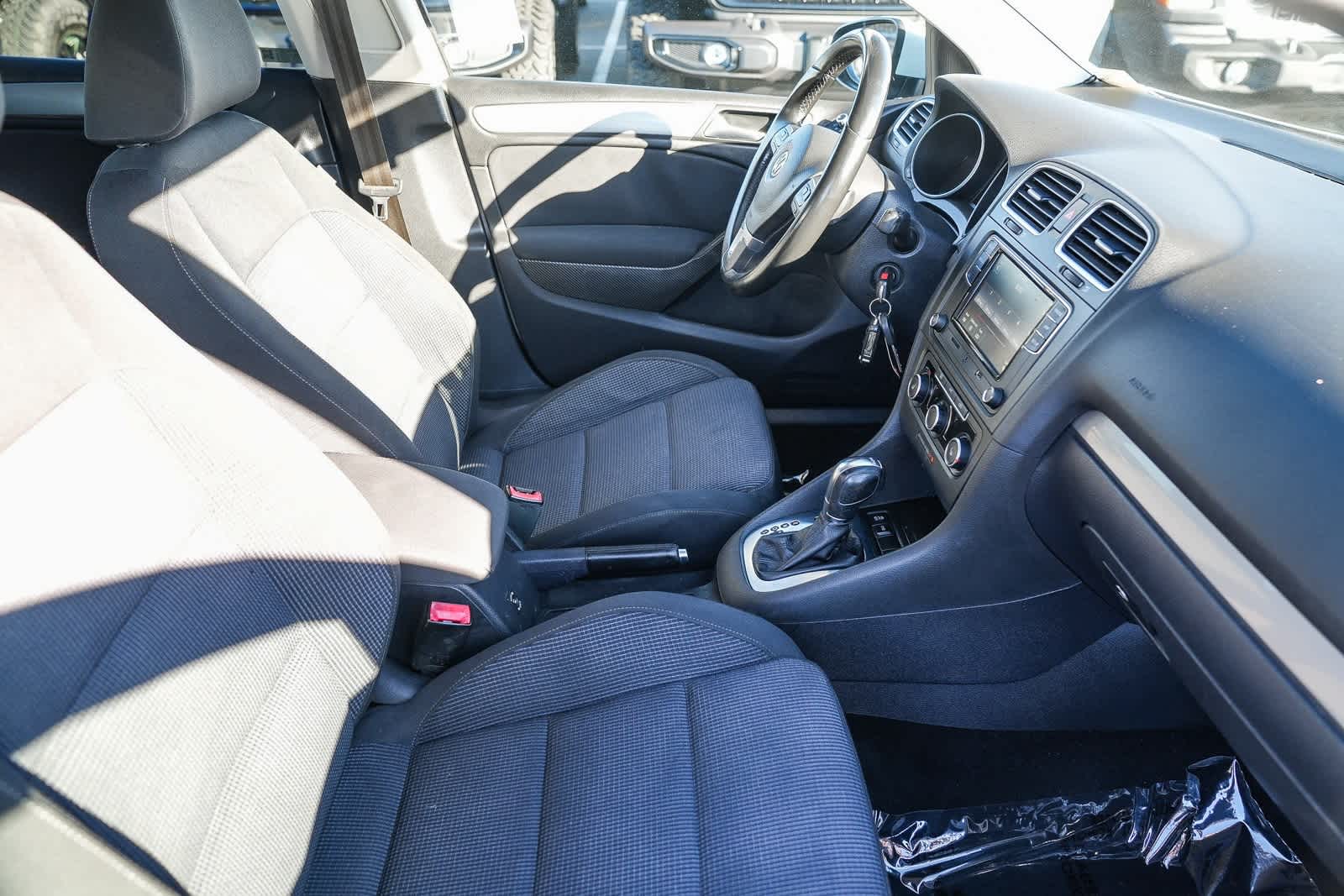 Thumbnail: 2014 Volkswagen Golf - 15