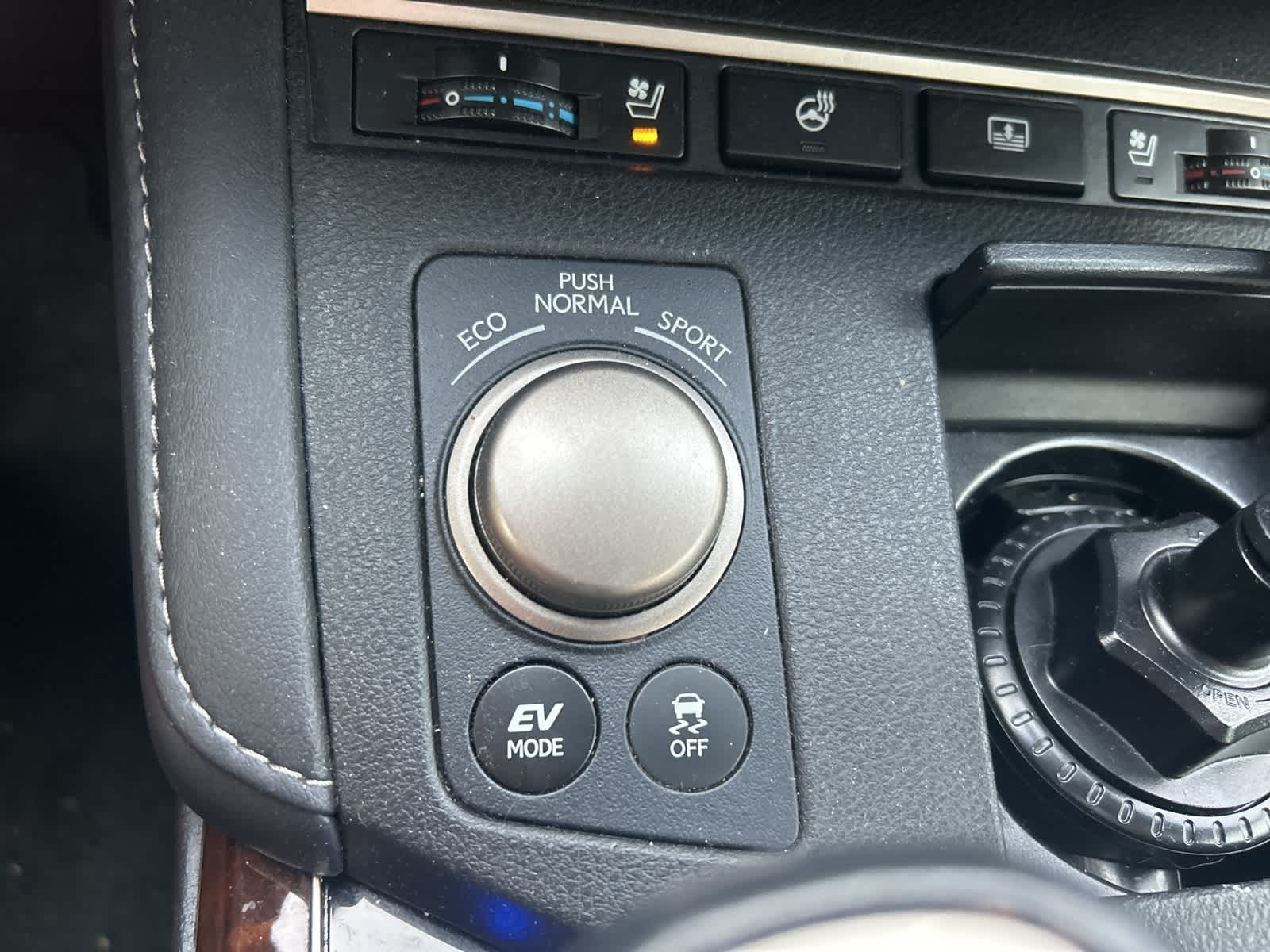 Thumbnail: 2016 Lexus ES - 37