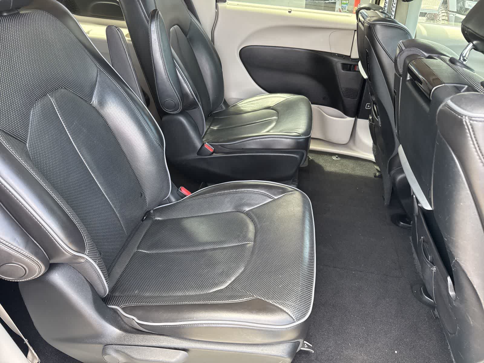 Thumbnail: 2019 Chrysler Pacifica - 6
