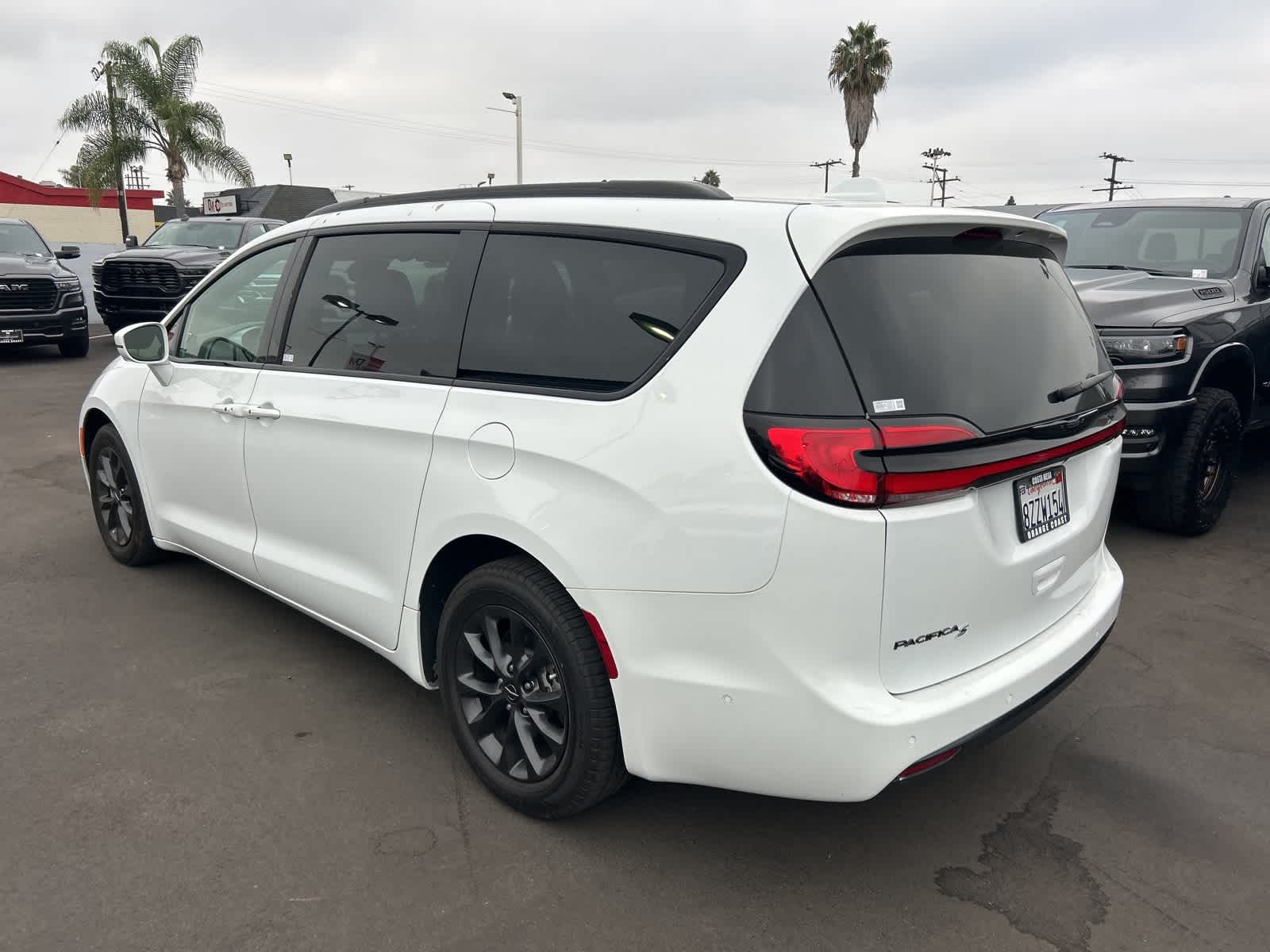 Thumbnail: 2021 Chrysler Pacifica - 2