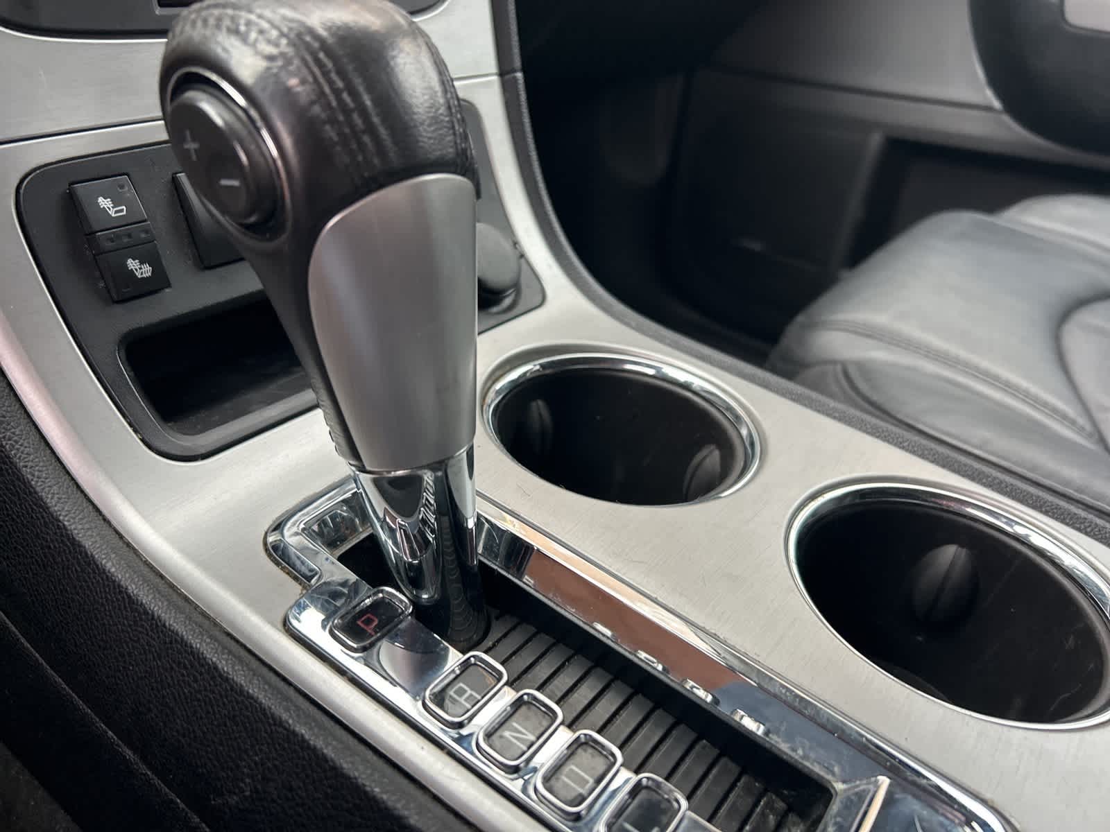 Thumbnail: 2011 GMC Acadia - 28