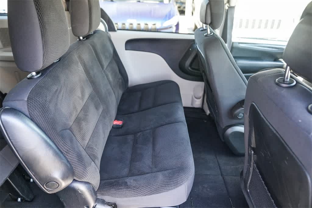 Thumbnail: 2019 Dodge Grand Caravan - 16
