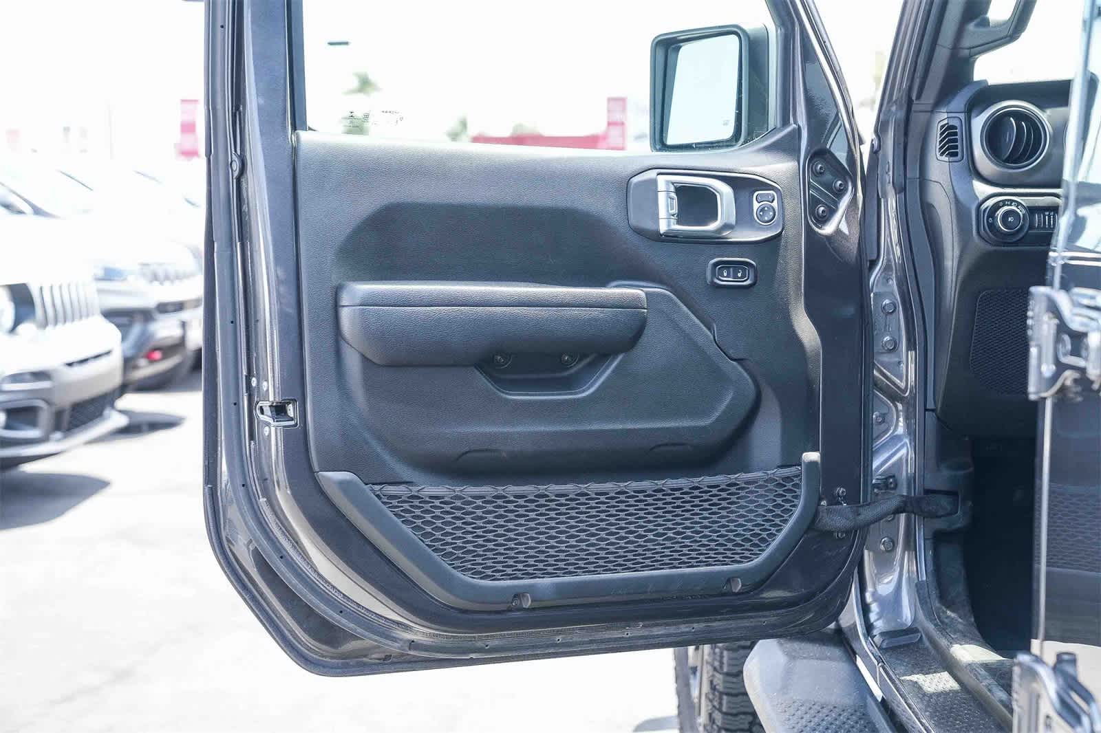 Thumbnail: 2022 Jeep Wrangler - 18