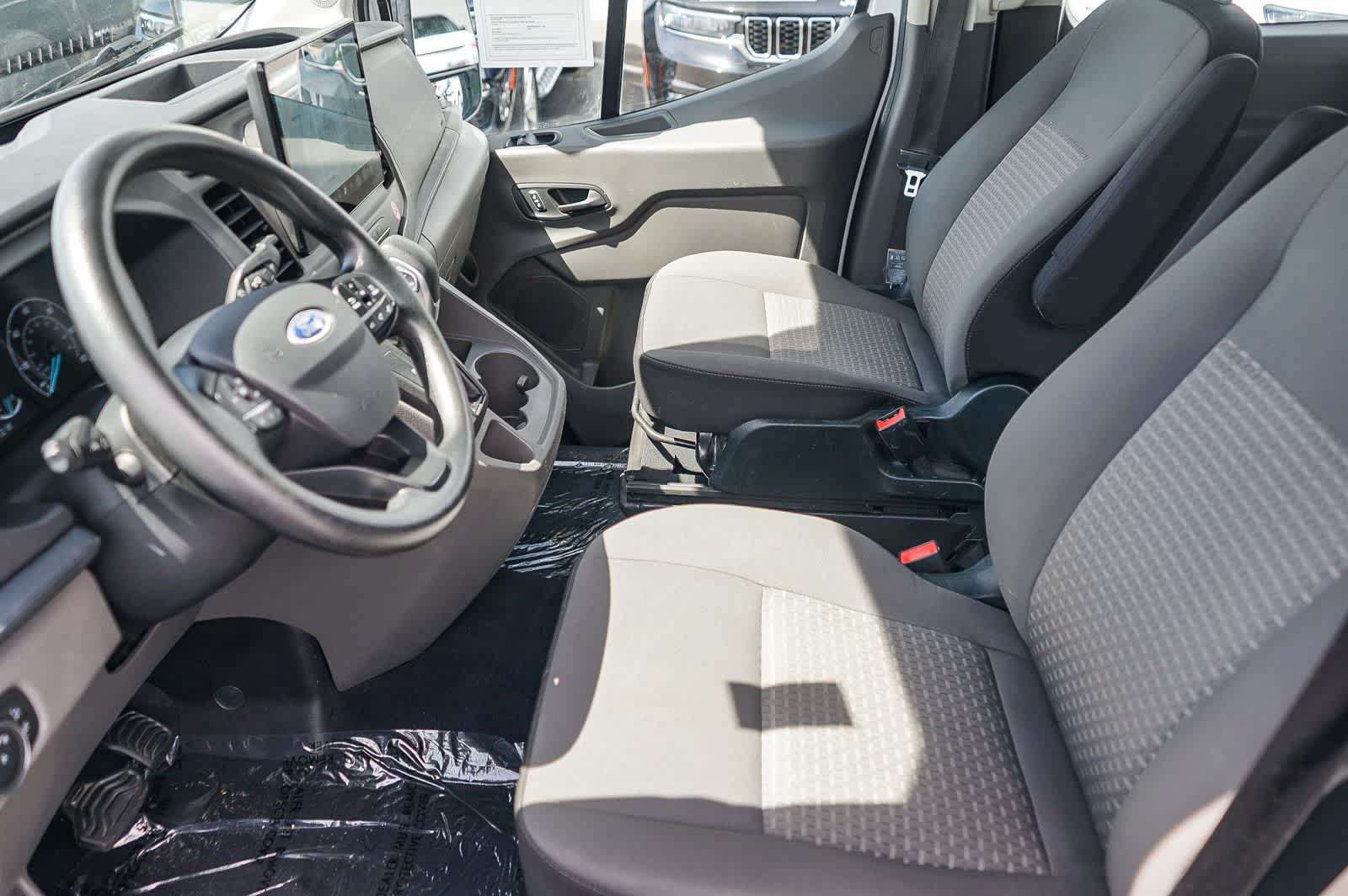 Thumbnail: 2022 Ford Econoline - 15