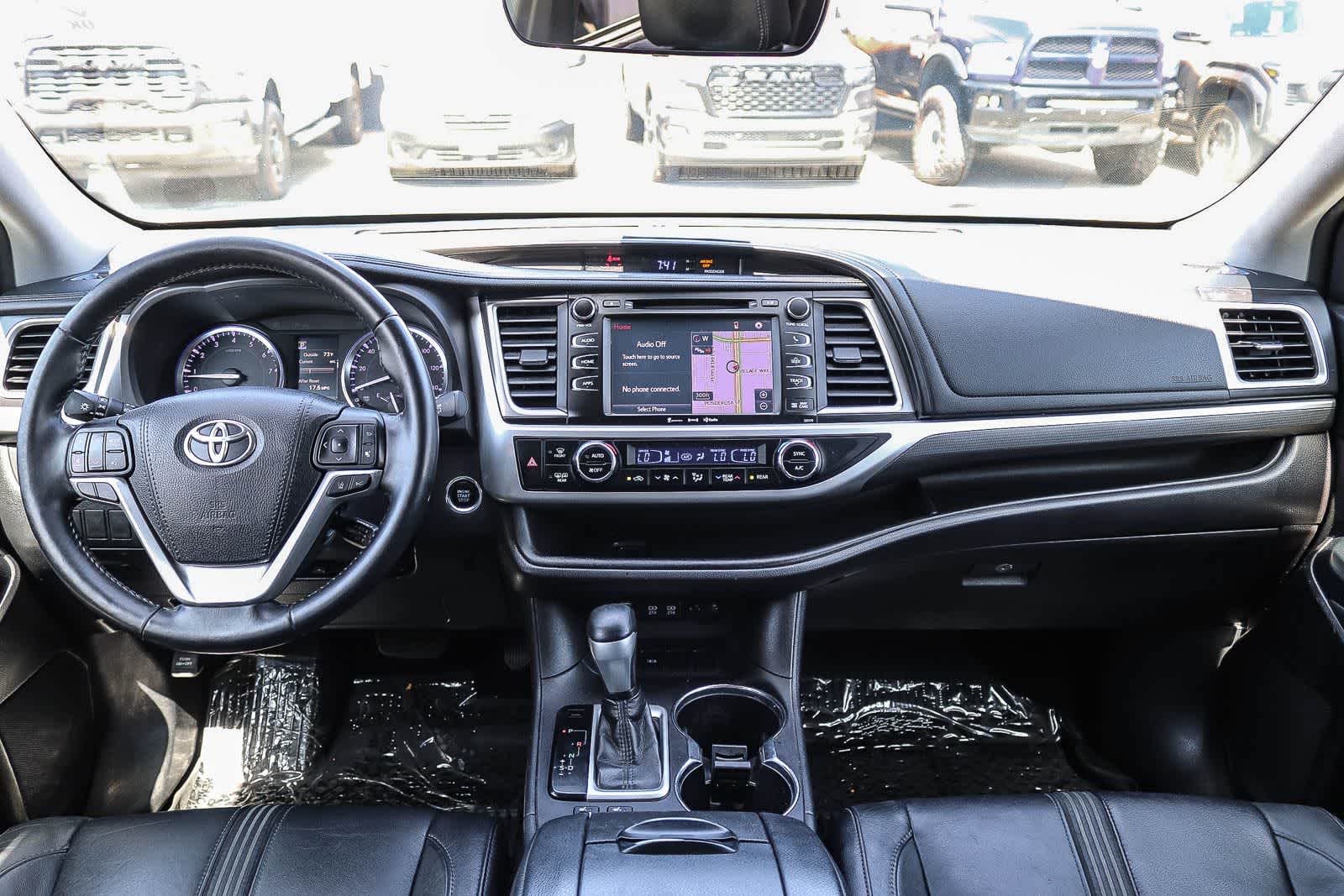 Thumbnail: 2018 Toyota Highlander - 11