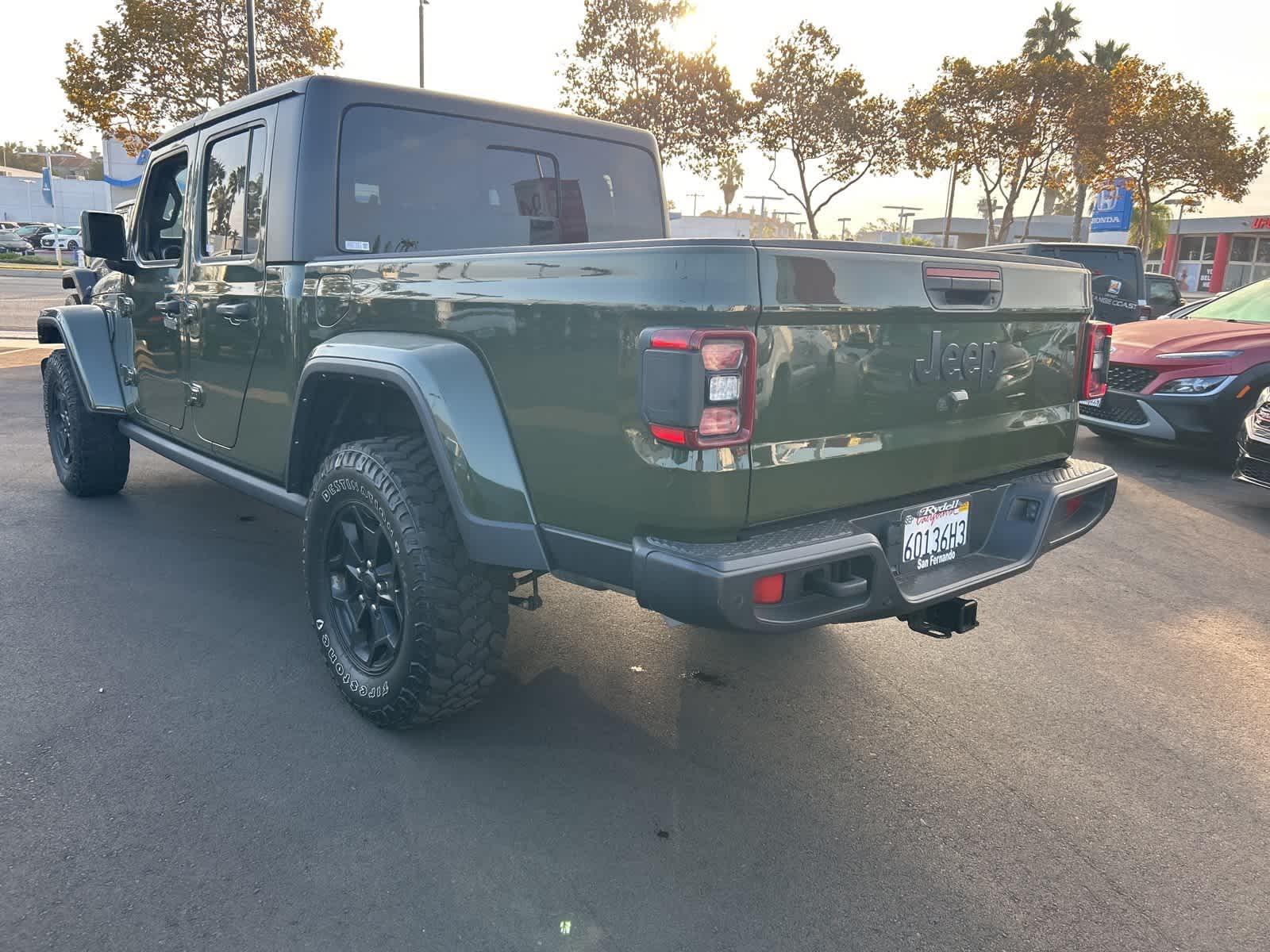 Thumbnail: 2021 Jeep Gladiator - 4