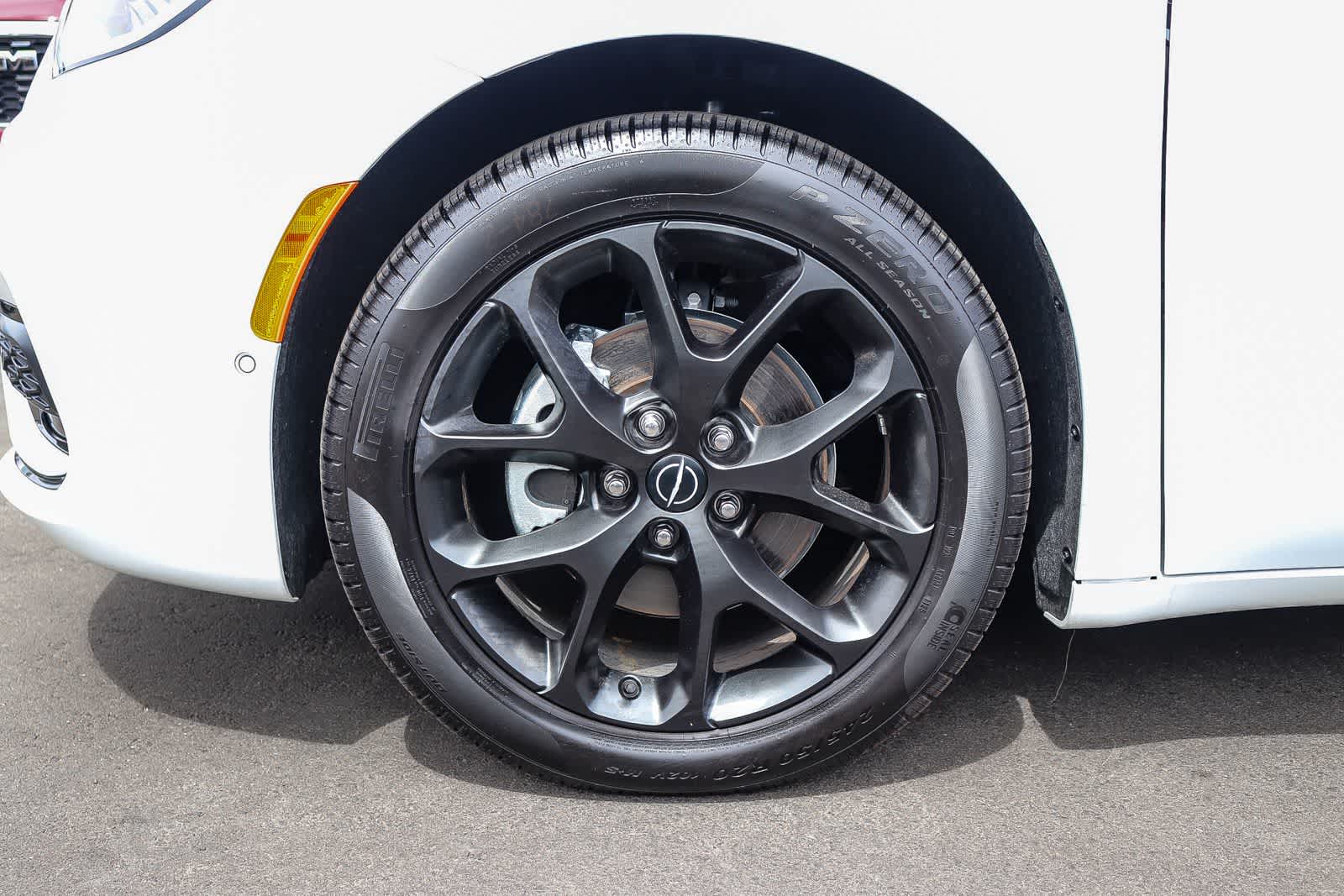 Thumbnail: 2026 Chrysler Pacifica - 10