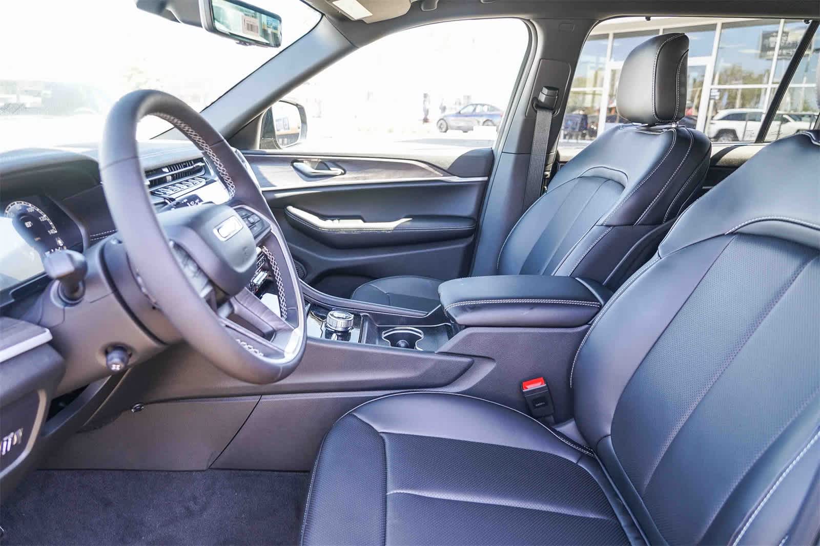 Thumbnail: 2025 Jeep Grand Cherokee L - 20