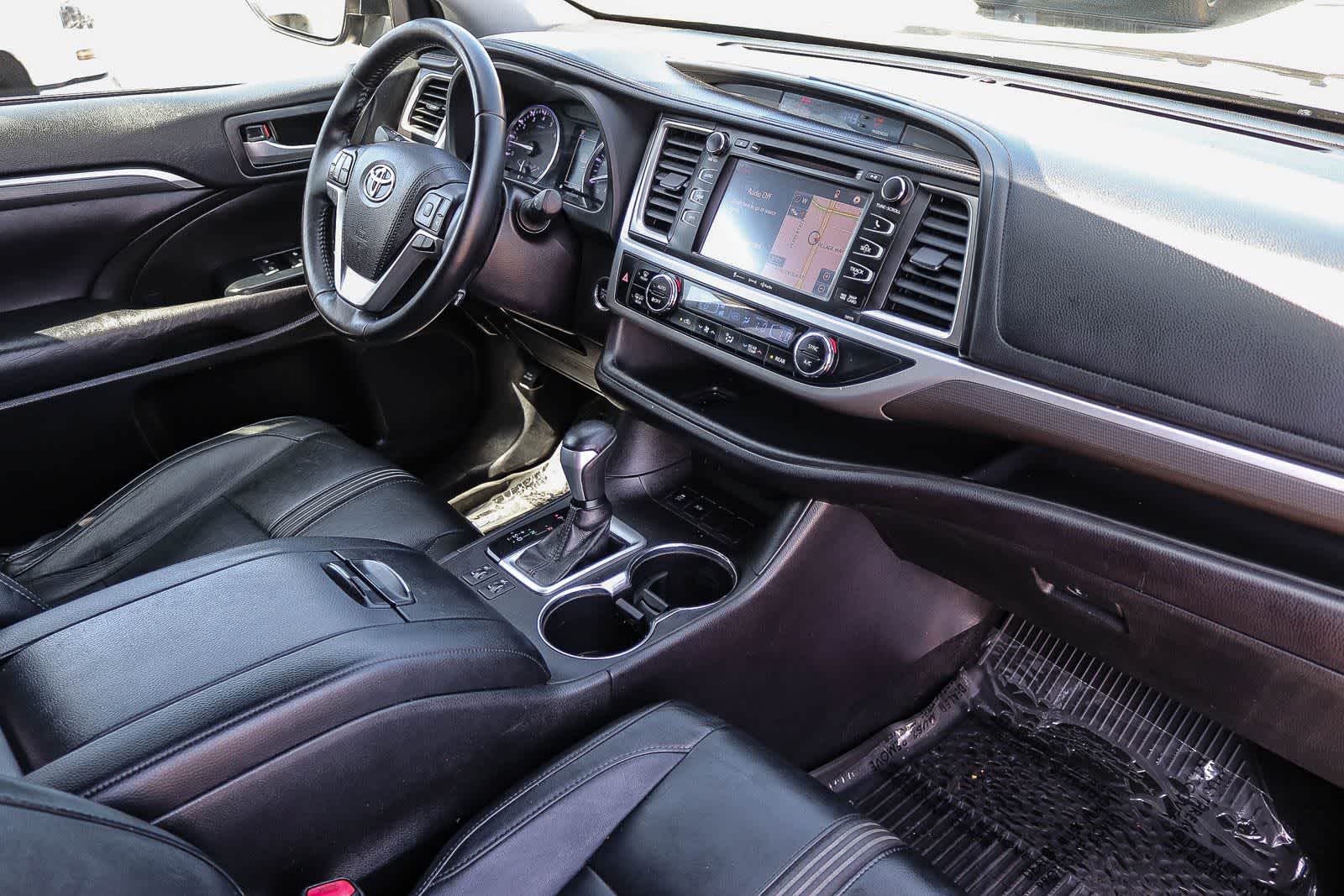 Thumbnail: 2018 Toyota Highlander - 15