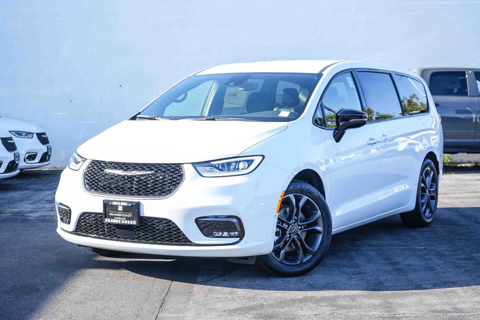 Thumbnail: 2026 Chrysler Pacifica - 1