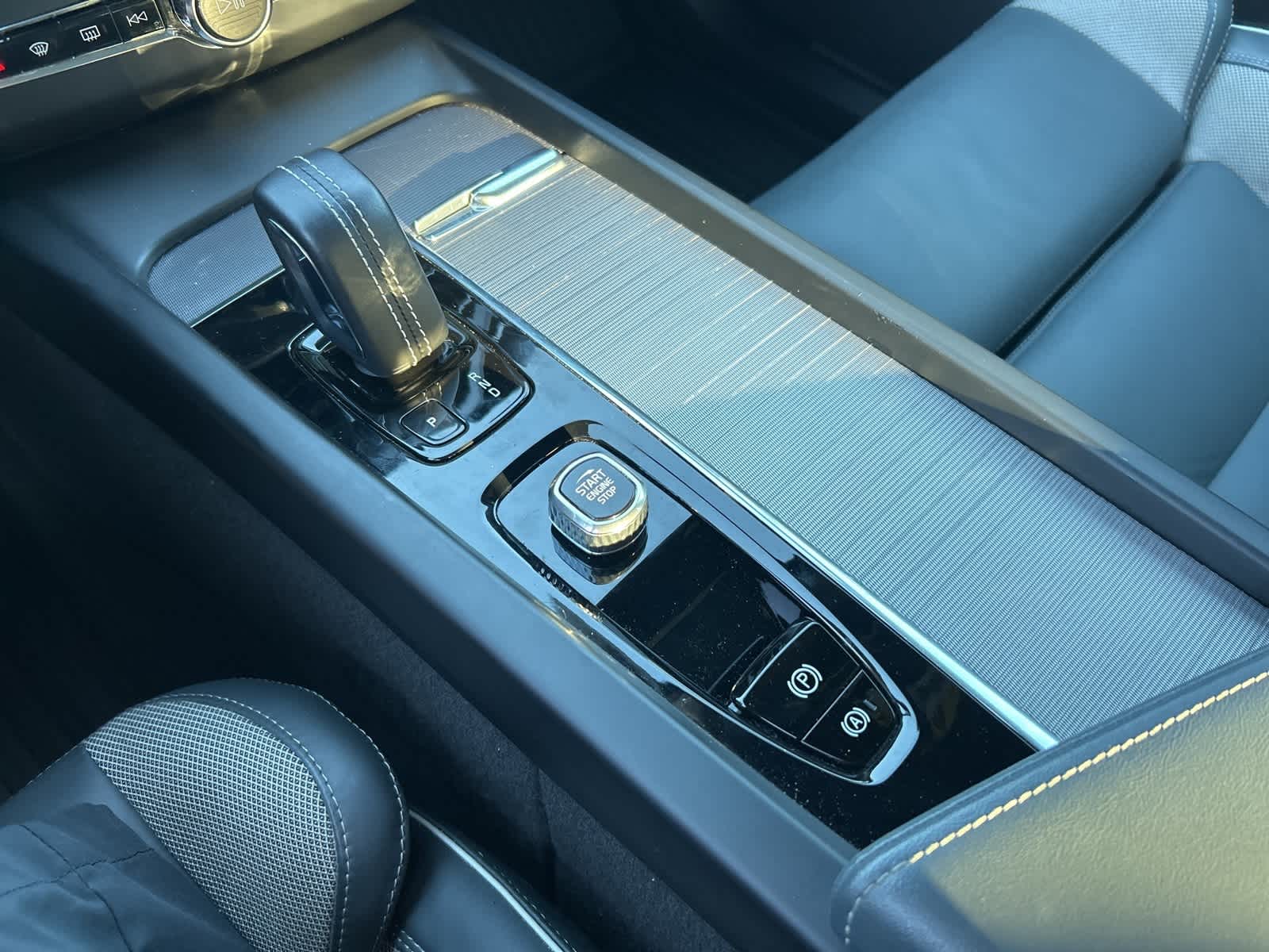 Thumbnail: 2022 Volvo XC60 - 46