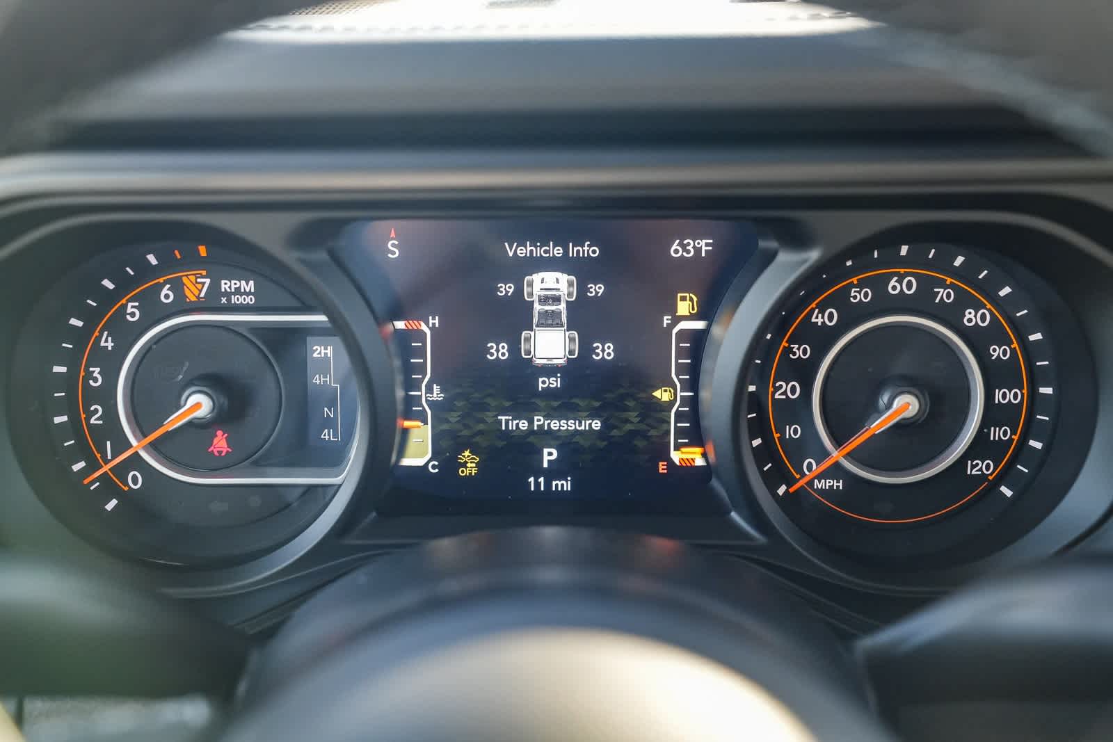 Thumbnail: 2026 Jeep Gladiator - 23