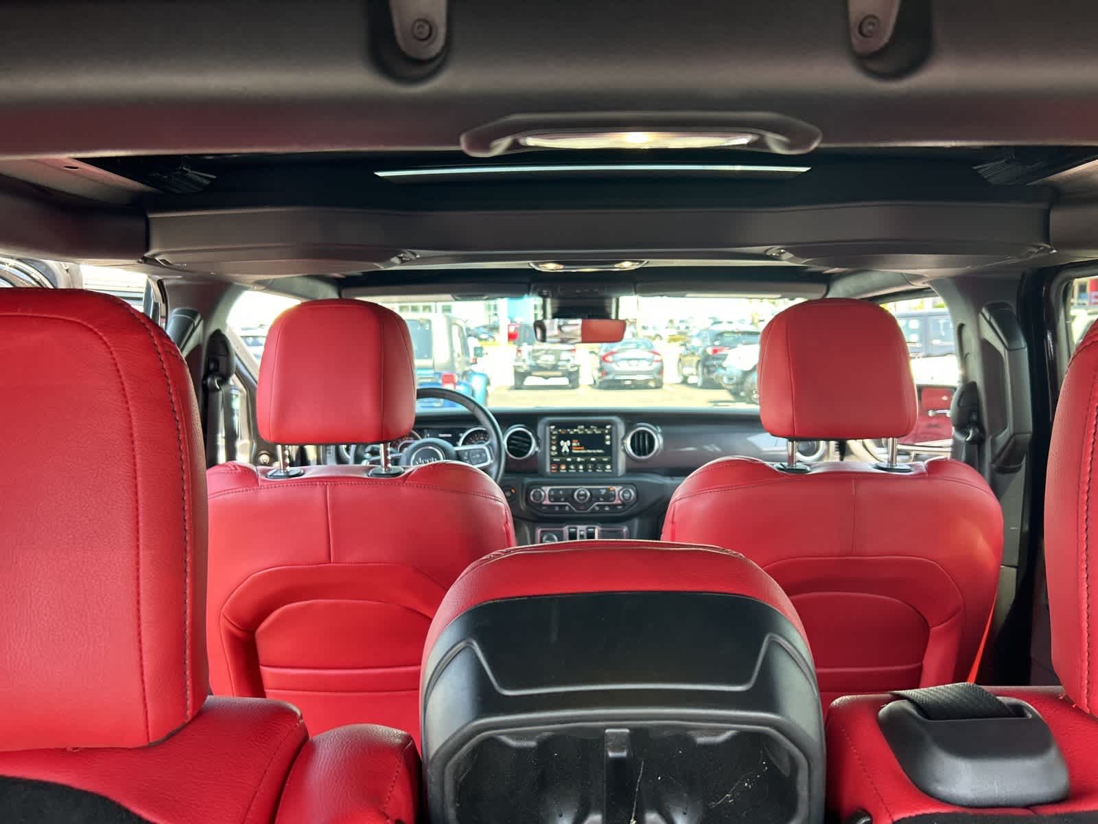 Thumbnail: 2022 Jeep Wrangler - 32