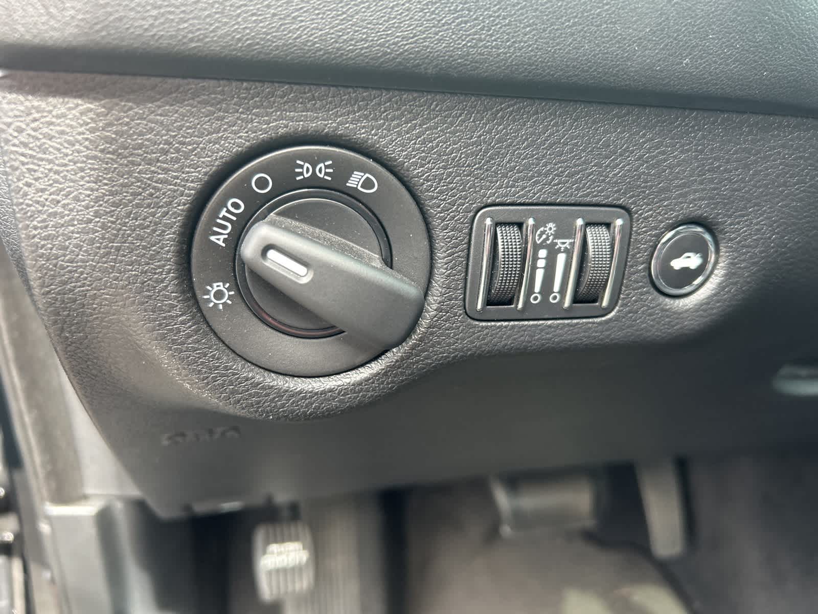 Thumbnail: 2019 Dodge Charger - 35