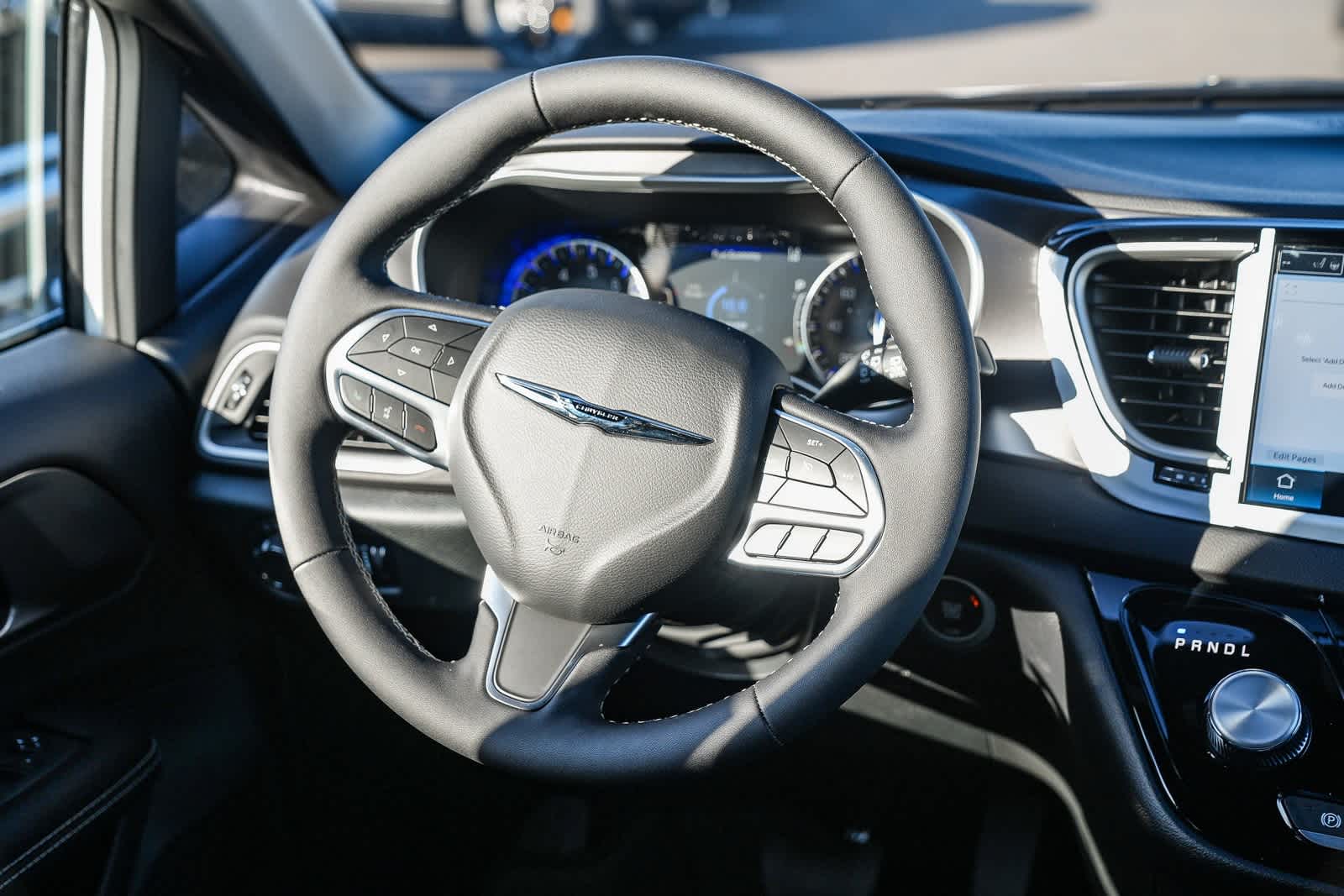 Thumbnail: 2026 Chrysler Voyager - 16